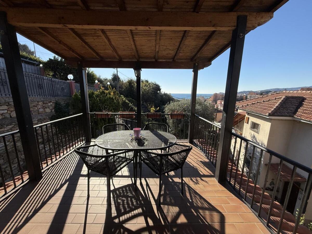 HOST4U - Vista Meravigliosa su Imperia - The Piano Apartment