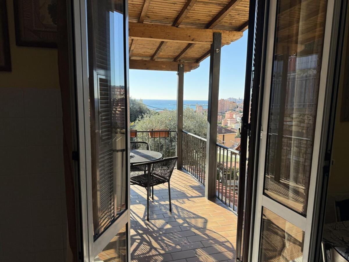 HOST4U - Vista Meravigliosa su Imperia - The Piano Apartment