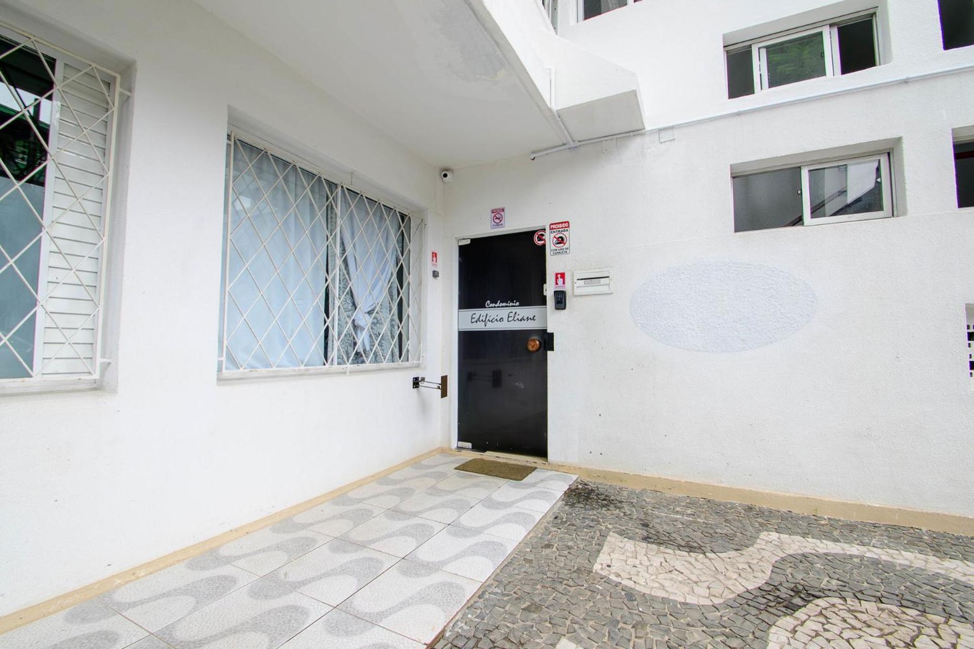Apto com garagem a 200m da praia HC1357