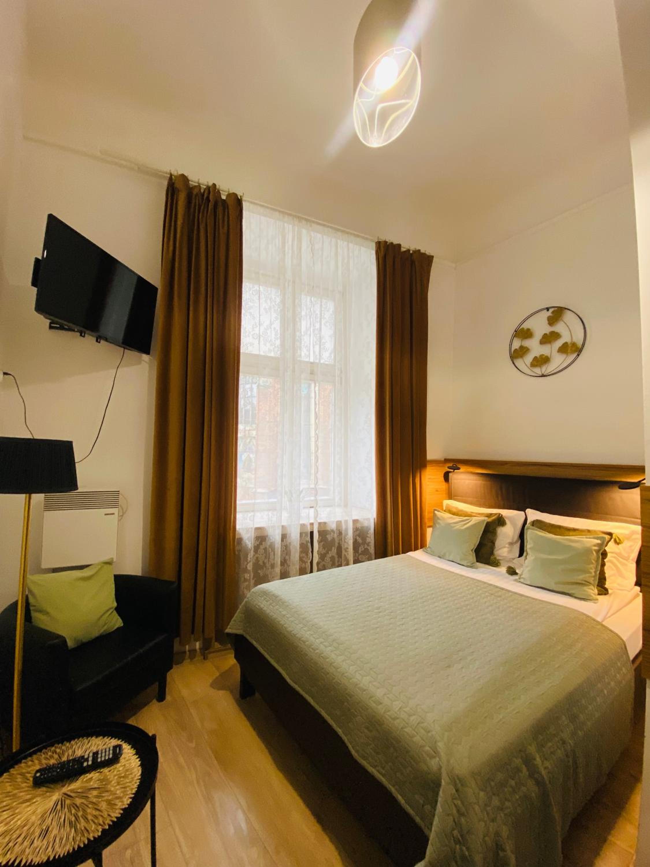 Krakow Apartments & Rooms