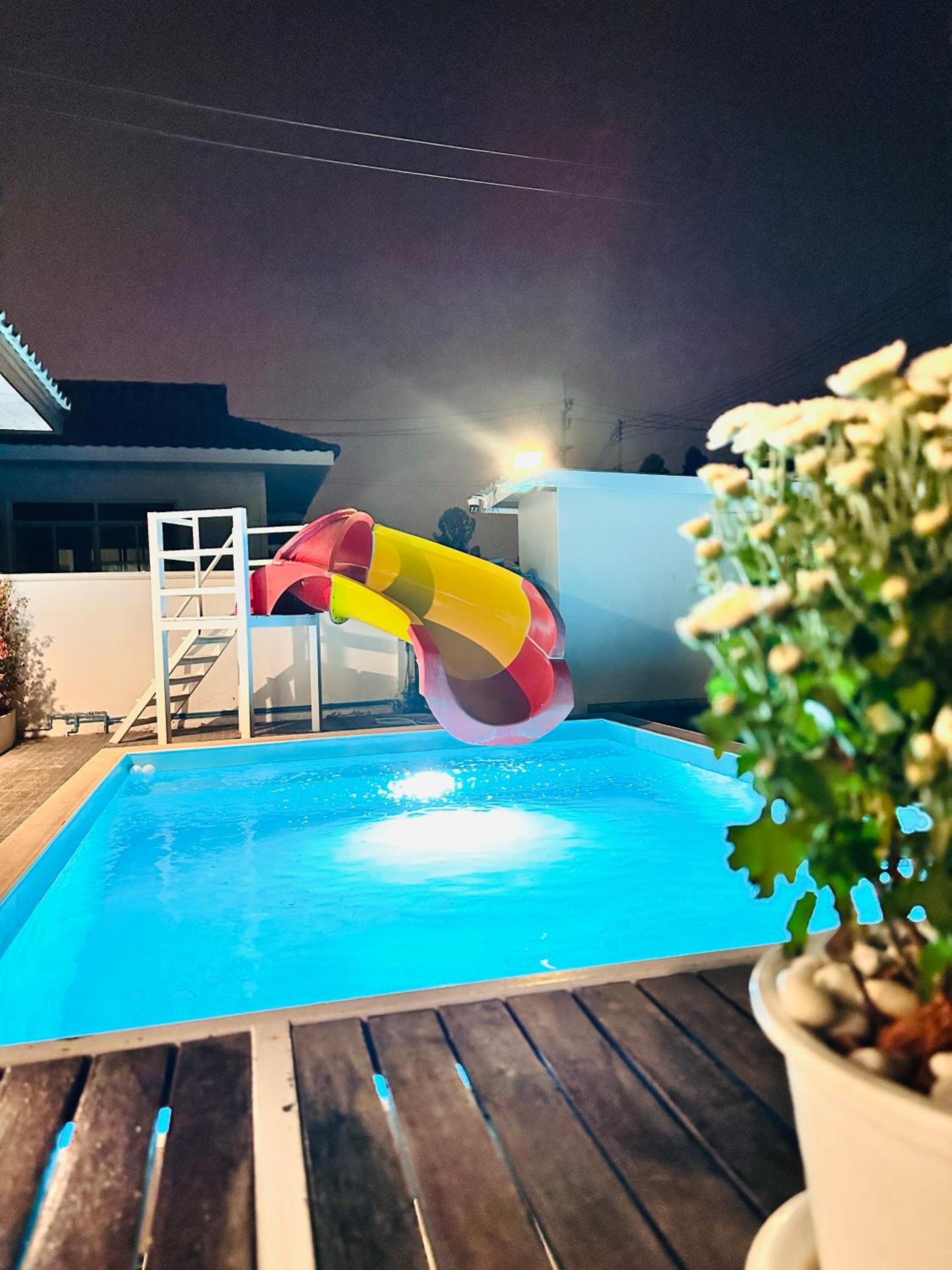 Victoria Poolvilla Pattaya by Chon