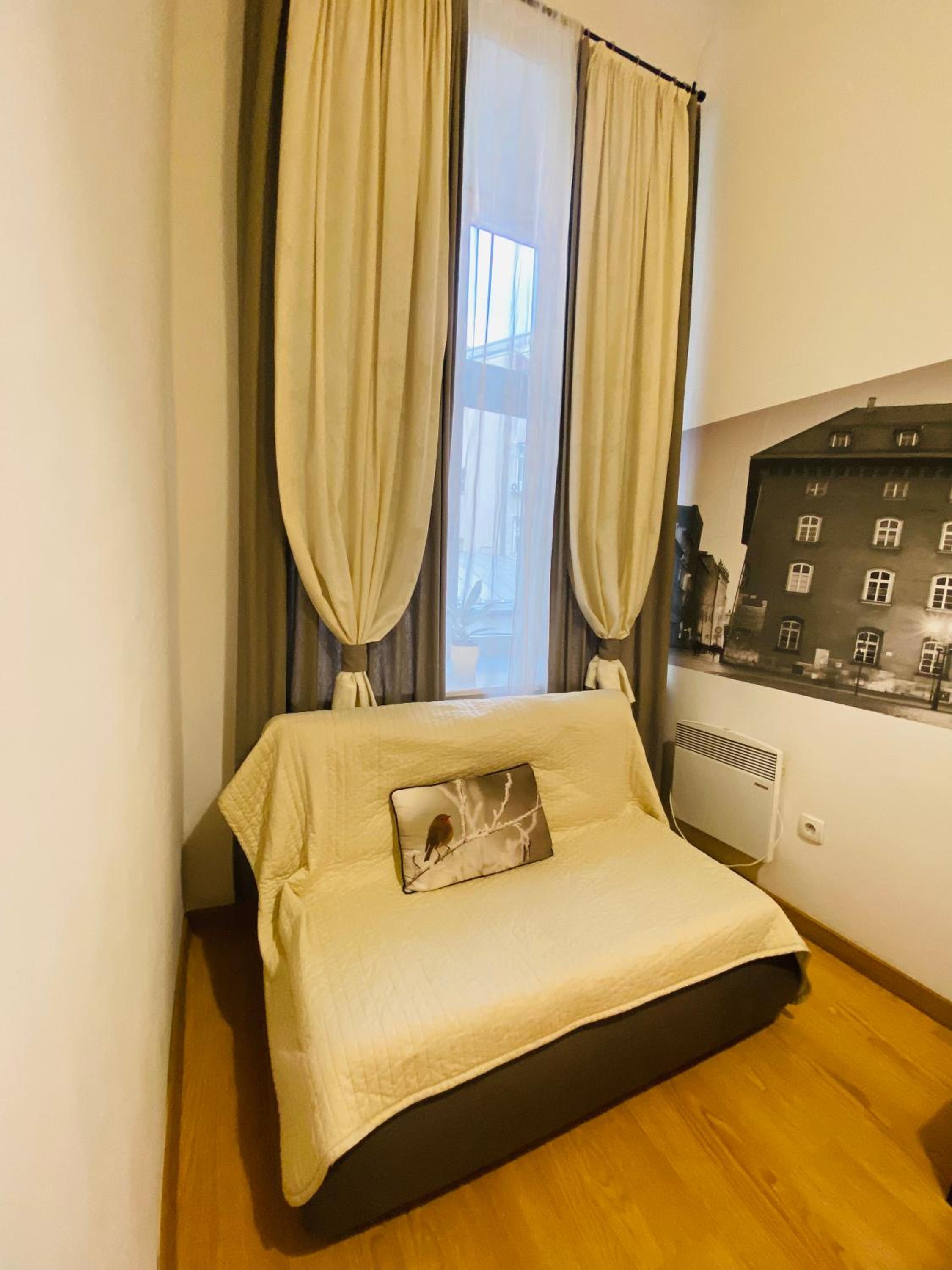 Krakow Apartments & Rooms