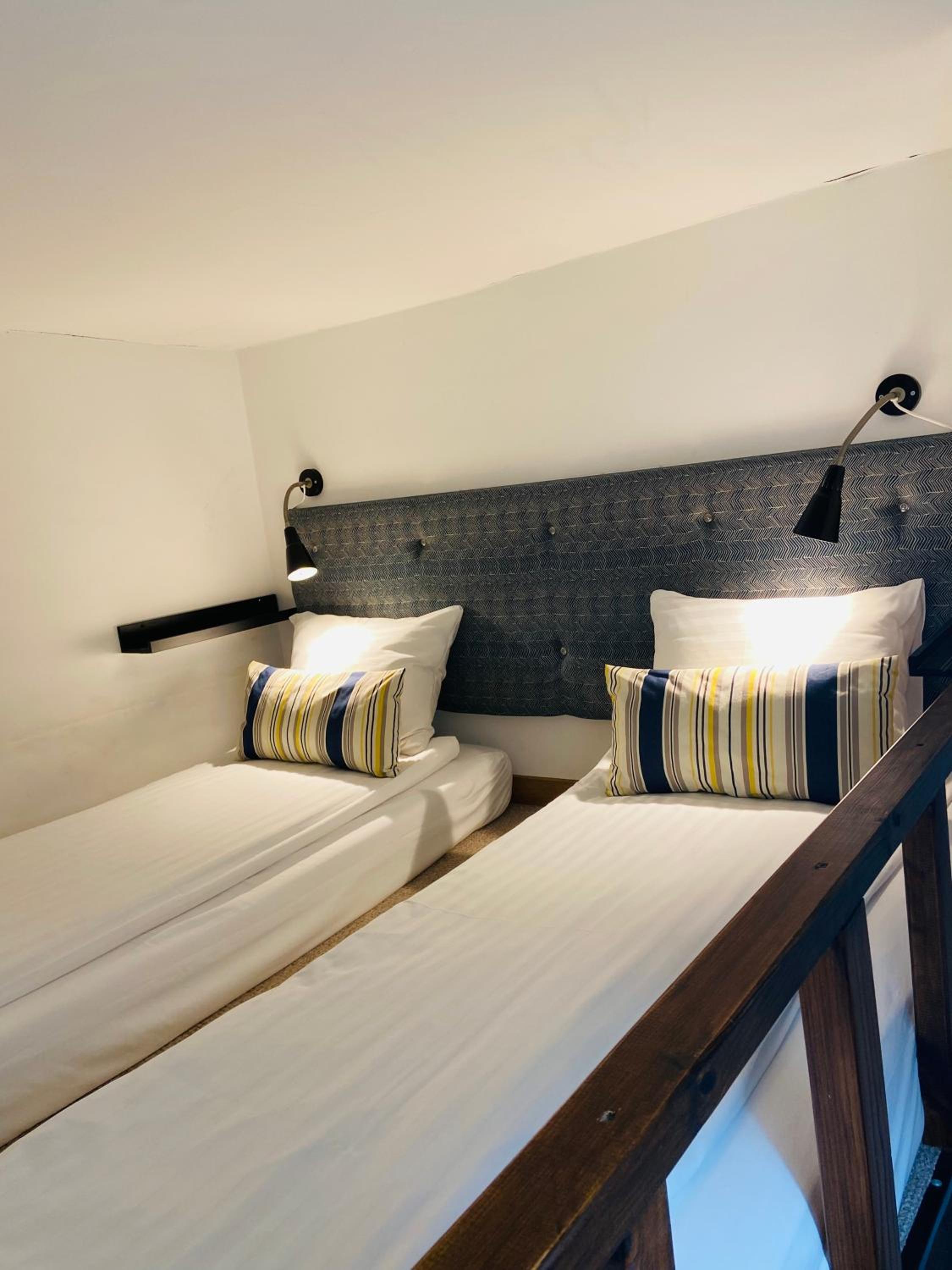Krakow Apartments & Rooms