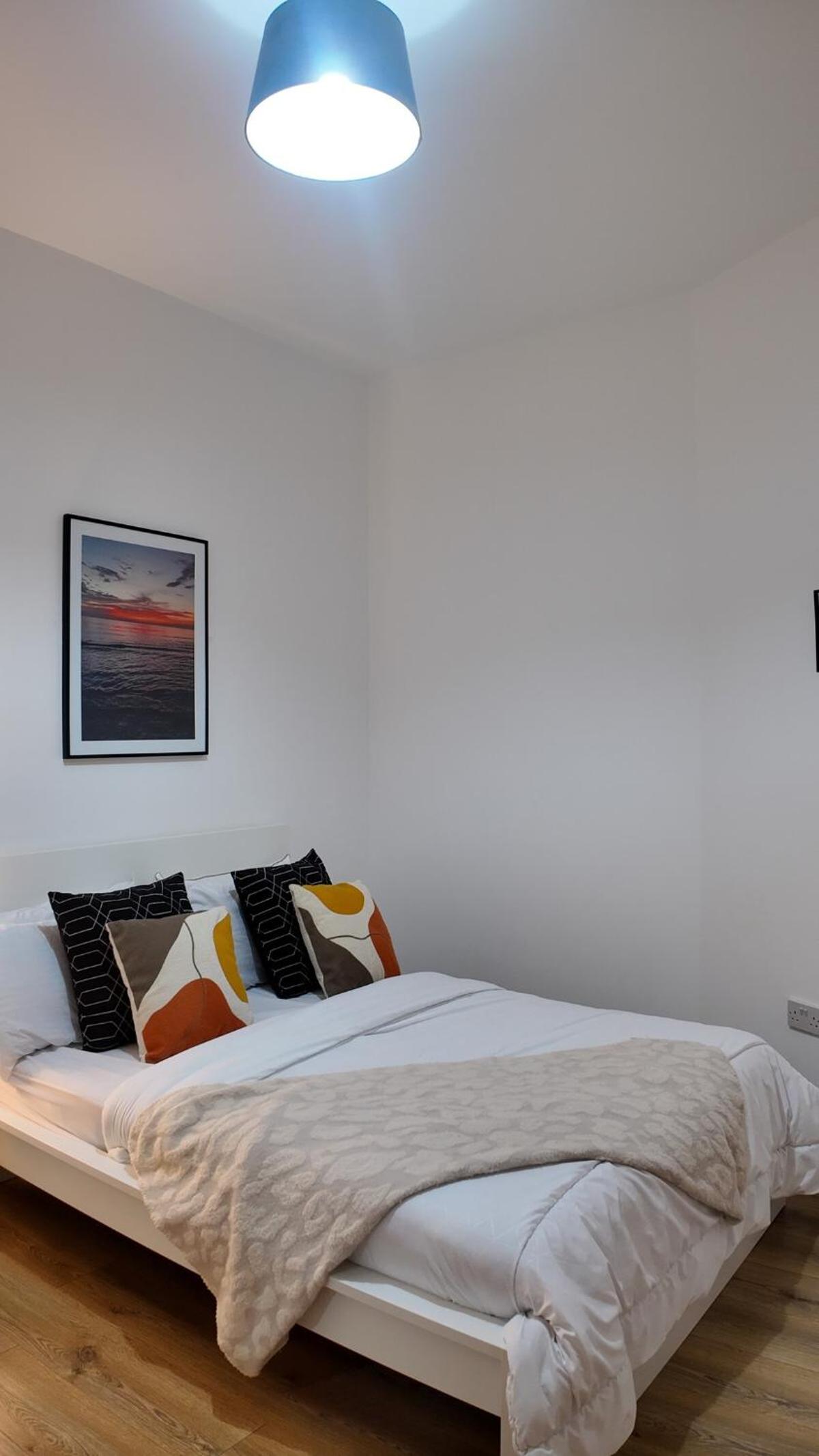 Luxury Sleep 8 in Camden London WR203