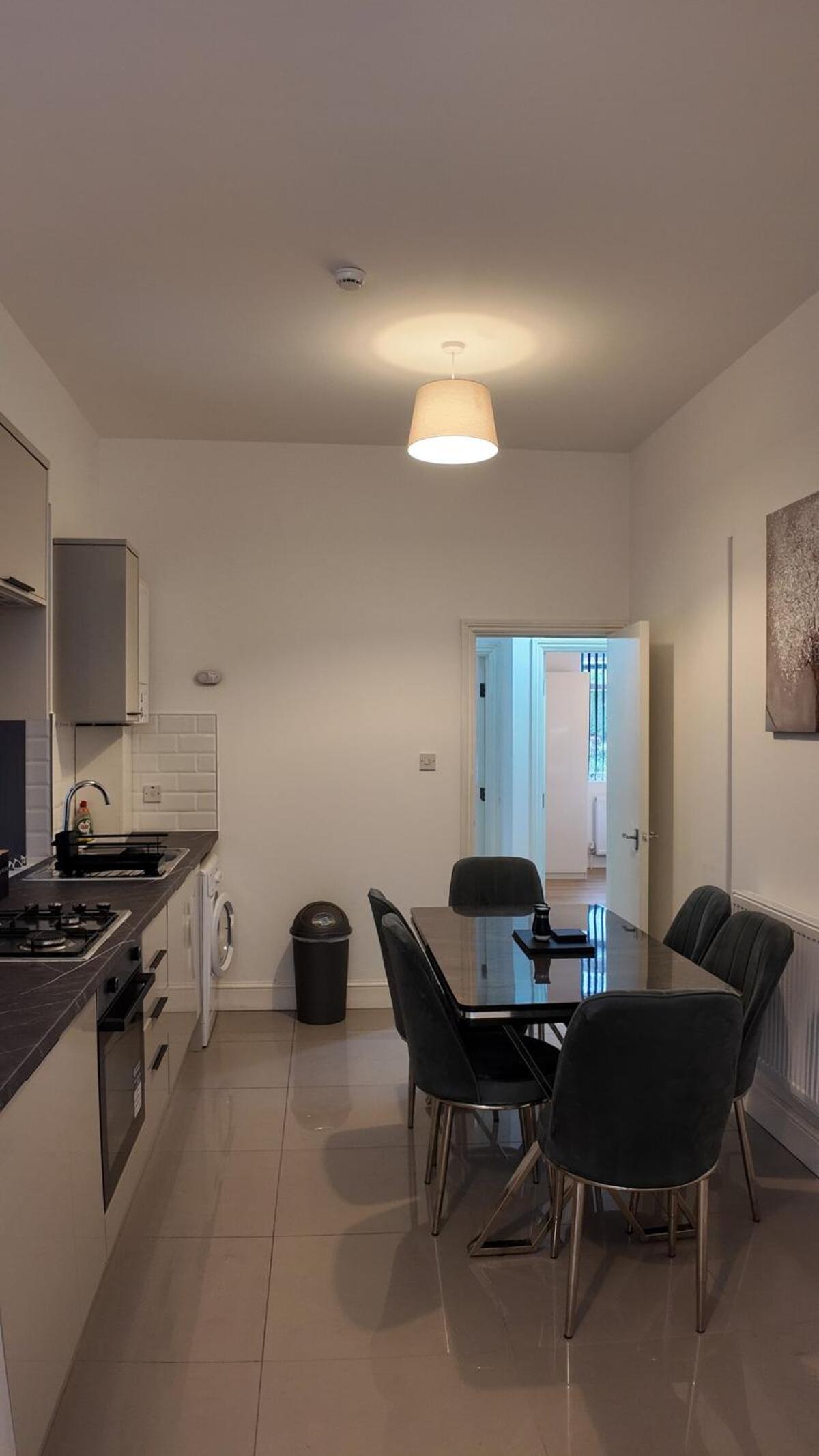 Luxury Sleep 8 in Camden London WR203