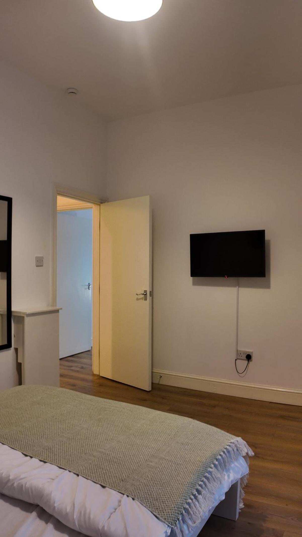 Luxury Sleep 8 in Camden London WR203
