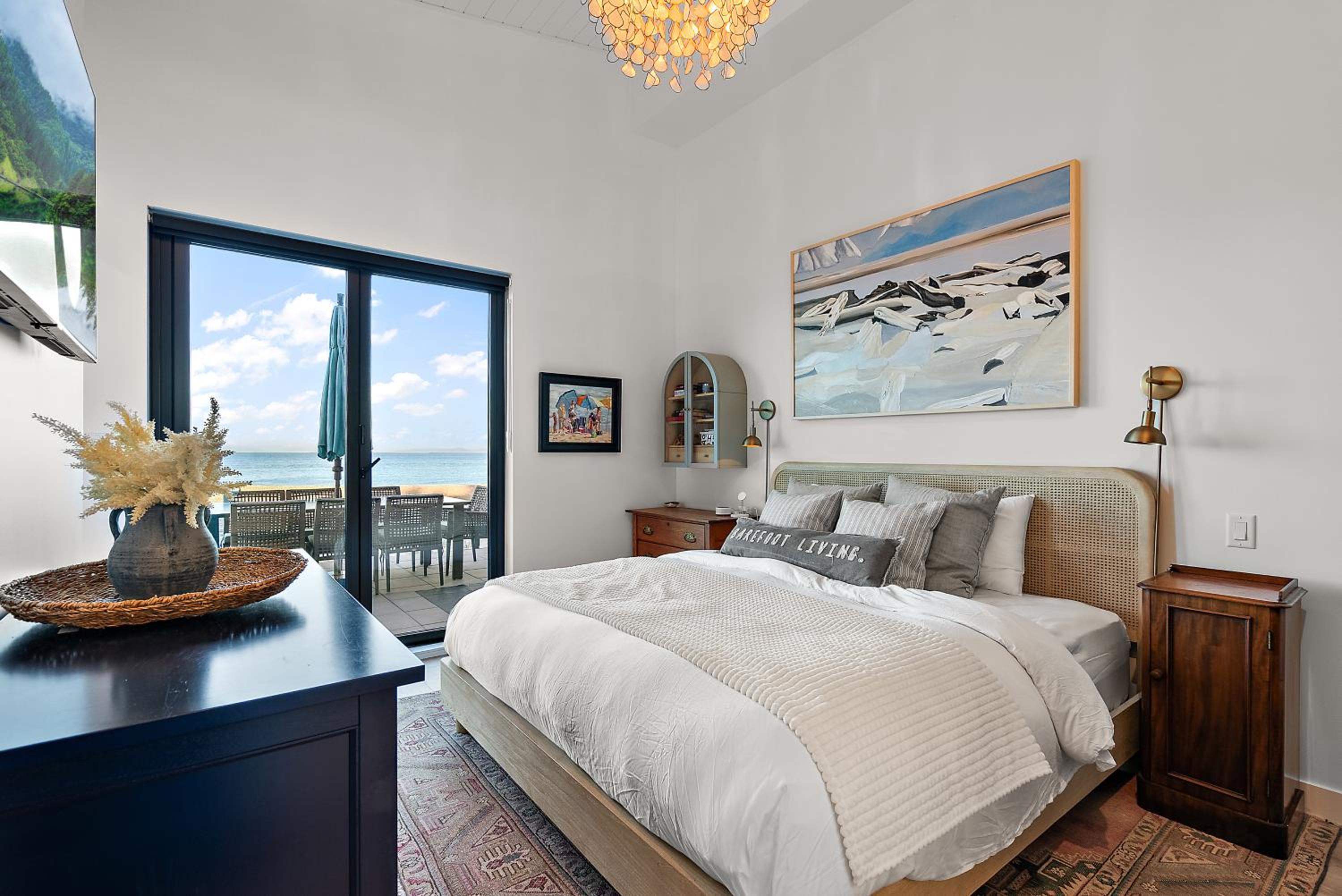 Saratoga Beachfront Villa