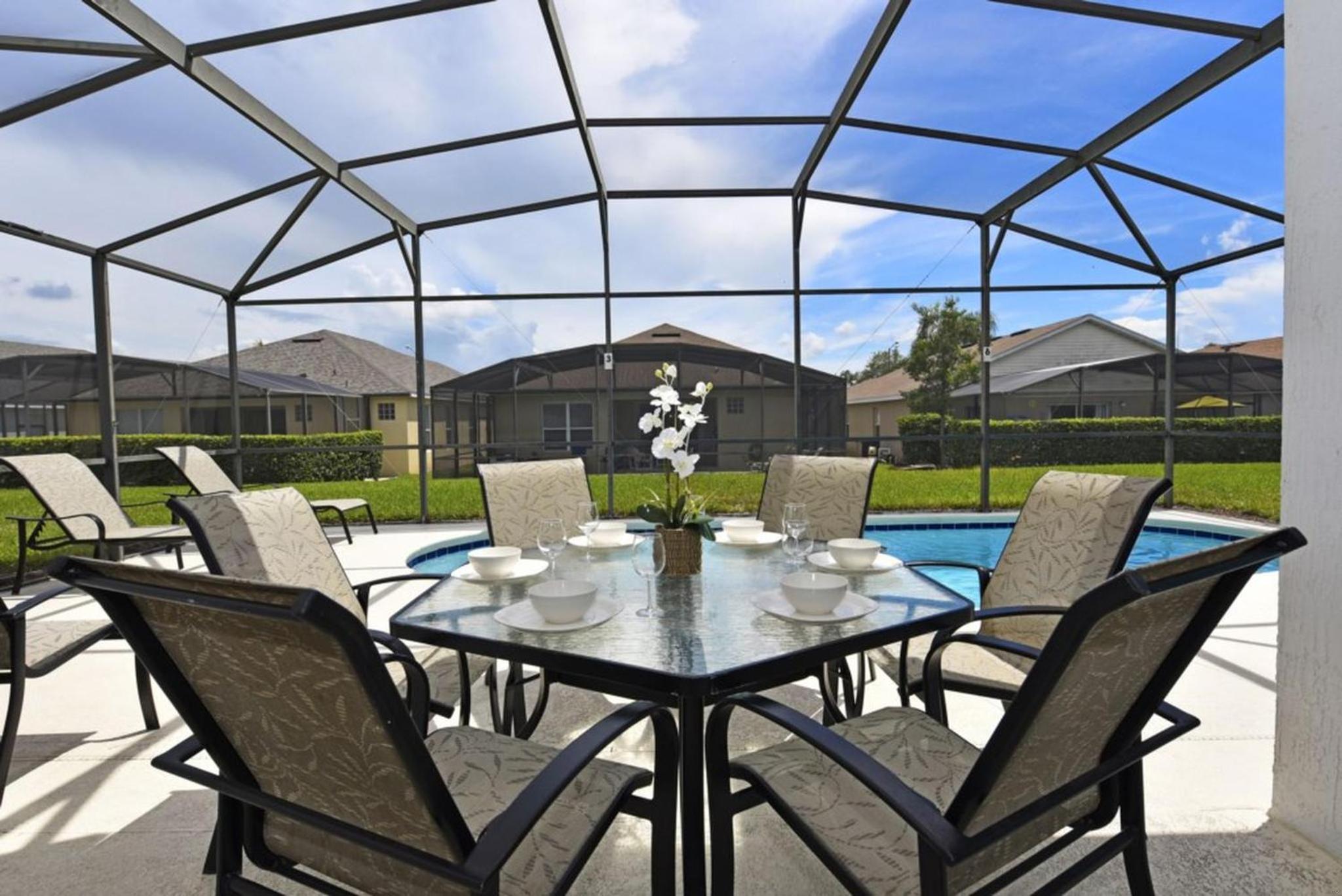 Caribbean Breeze: Pool Home 3 Miles to Disney