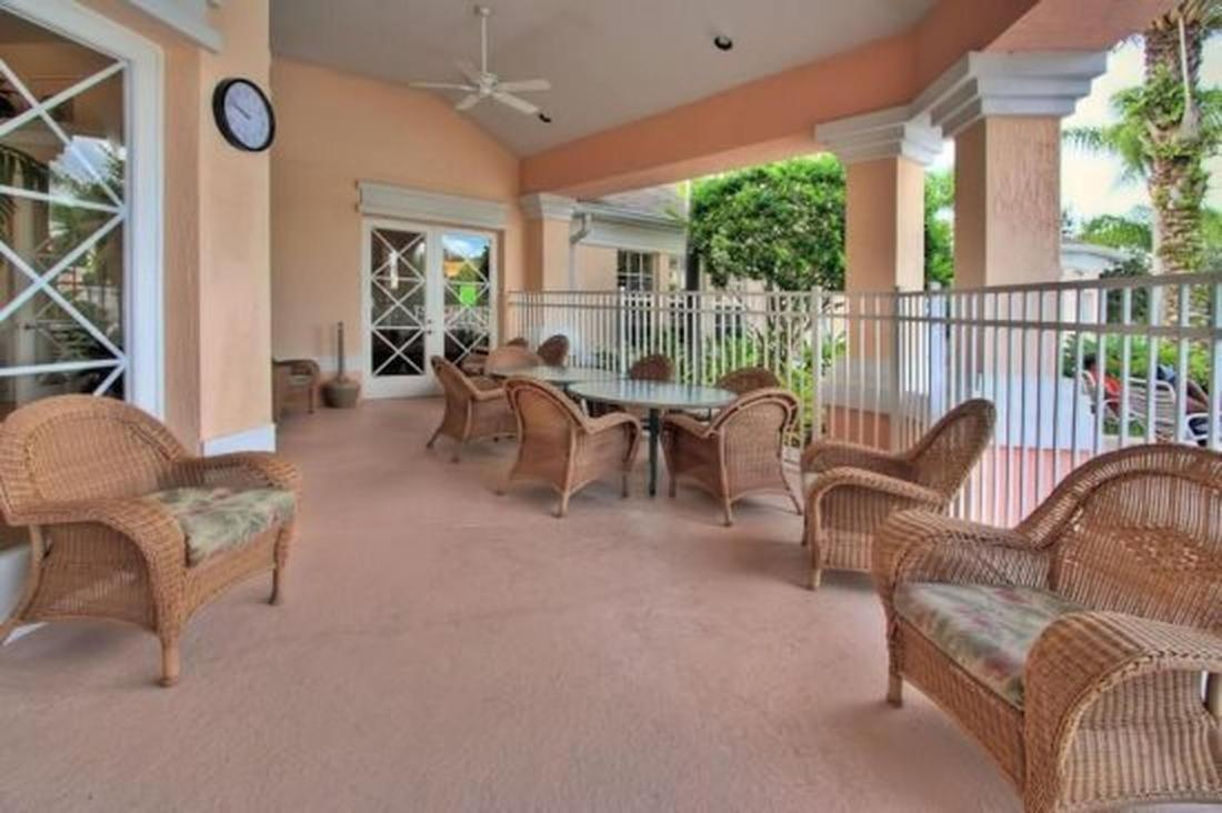 Caribbean Breeze: Pool Home 3 Miles to Disney