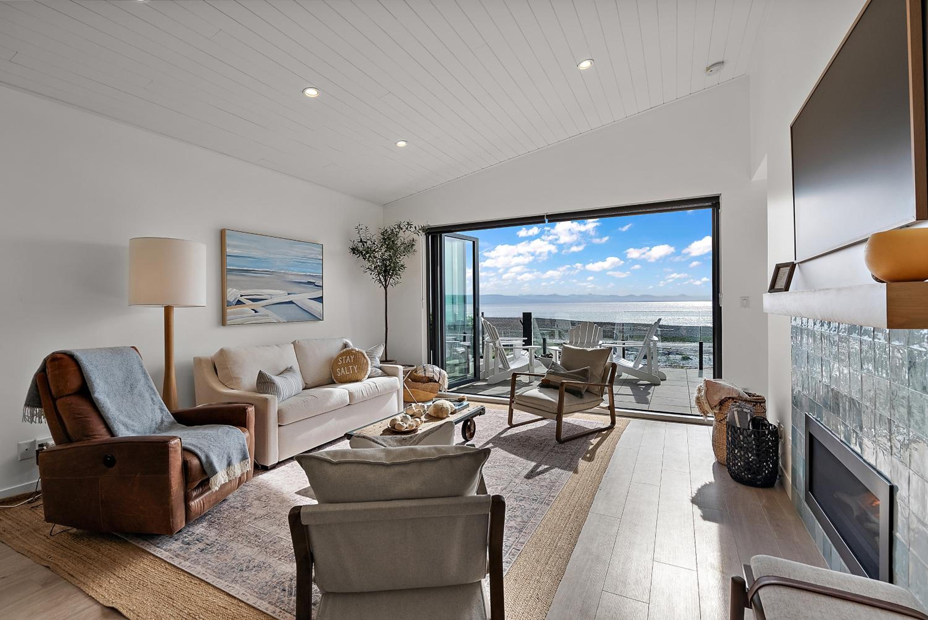 Saratoga Beachfront Villa
