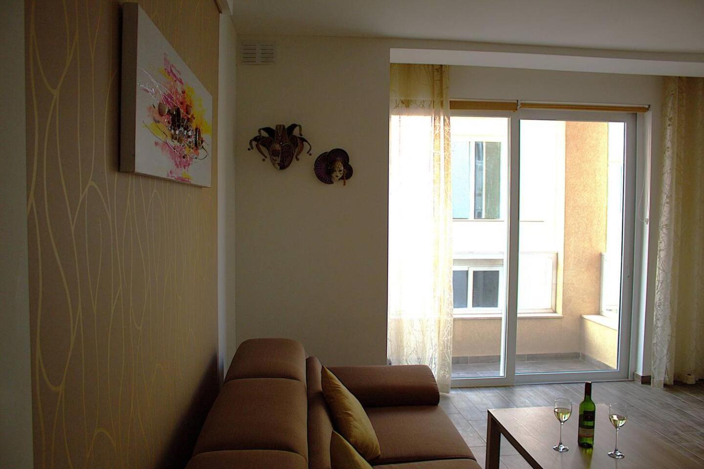 Stylish 3bedroom apartment Gzira by Homely photo 3