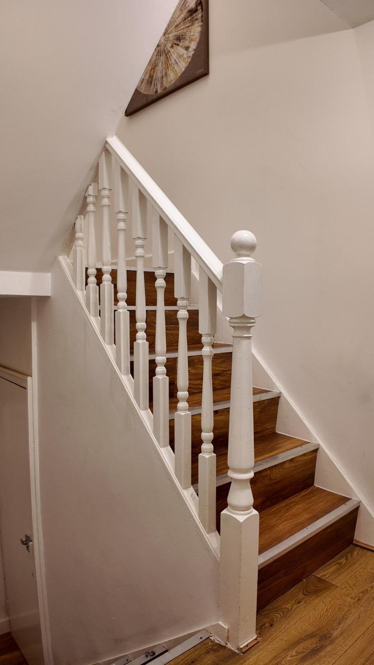 Luxury 4 Bedroom with Patio - 10 min from Westfield HR3