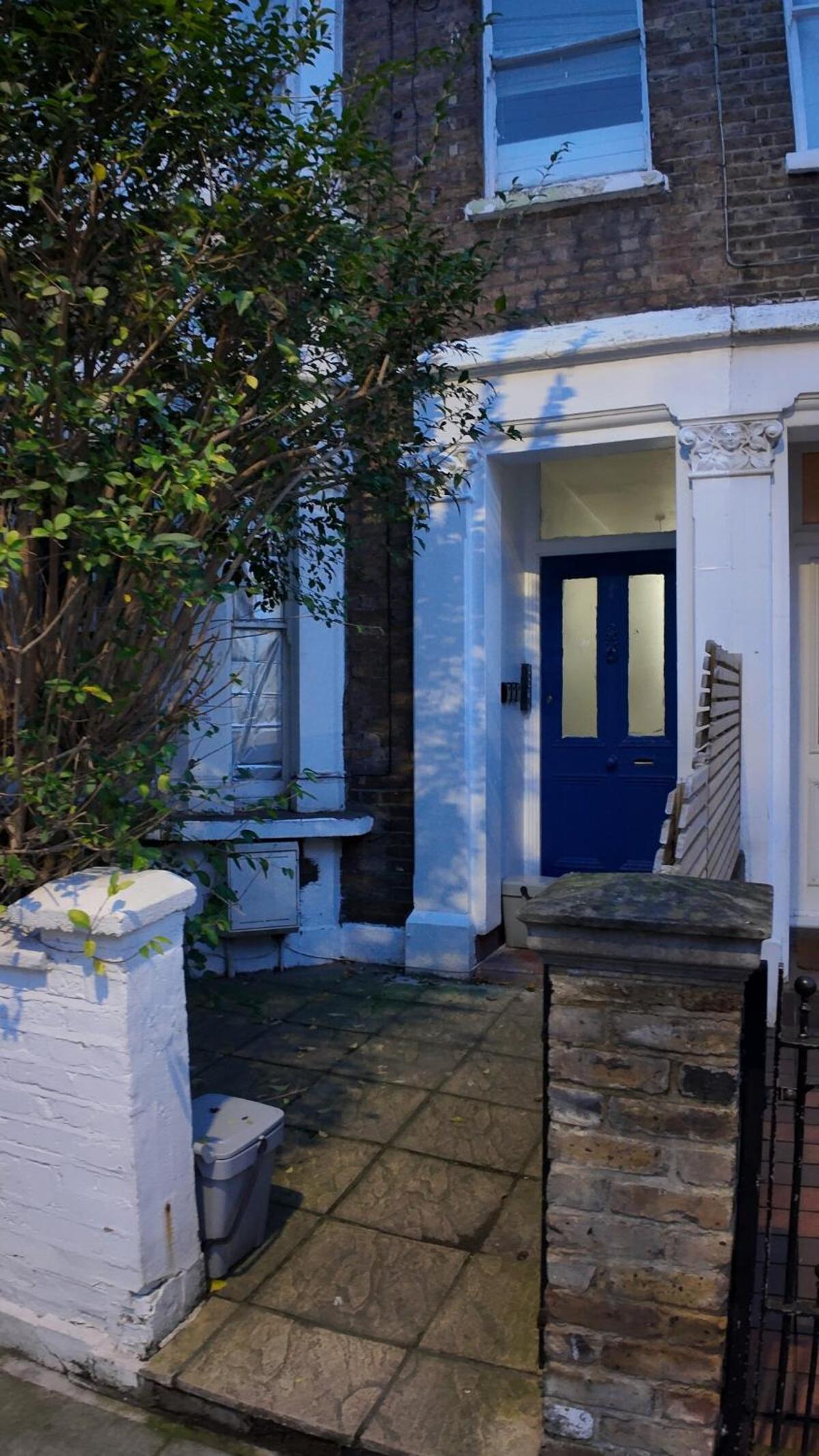 Luxury 4 Bedroom with Patio - 10 min from Westfield HR3