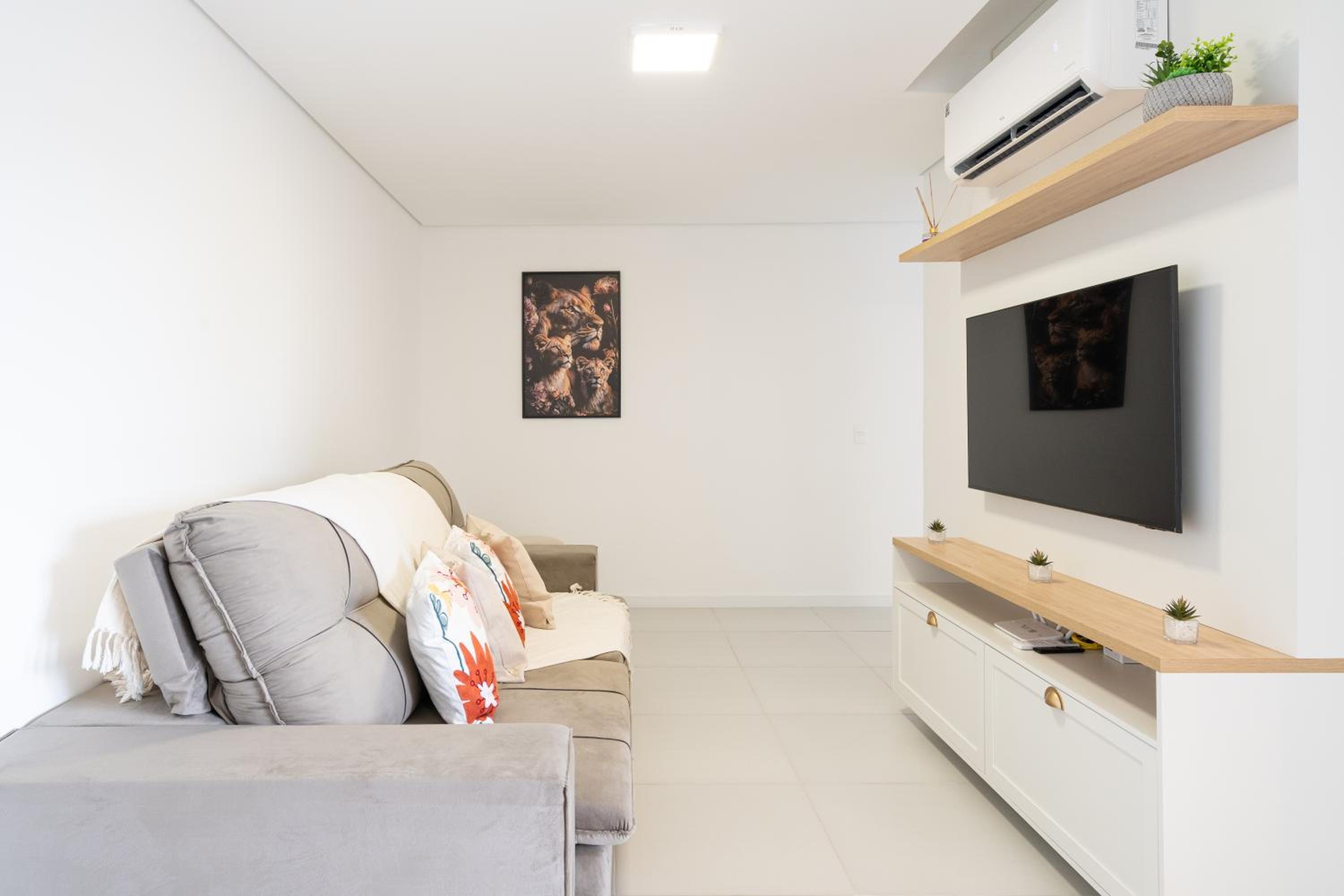 Aptos com 2 Quartos Piscina Churrasqueira Wi-Fi Ar Condicionado Vaga de Garagem a 500m Praia Ideal para Famílias ou Amigos Reserve Agora