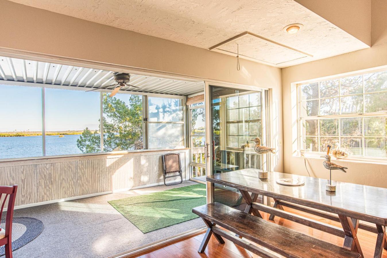 Ozello Coastal Lodge Your Tranquil Waterfront Retreat Sleeps 6 Private Dock Dog Ok