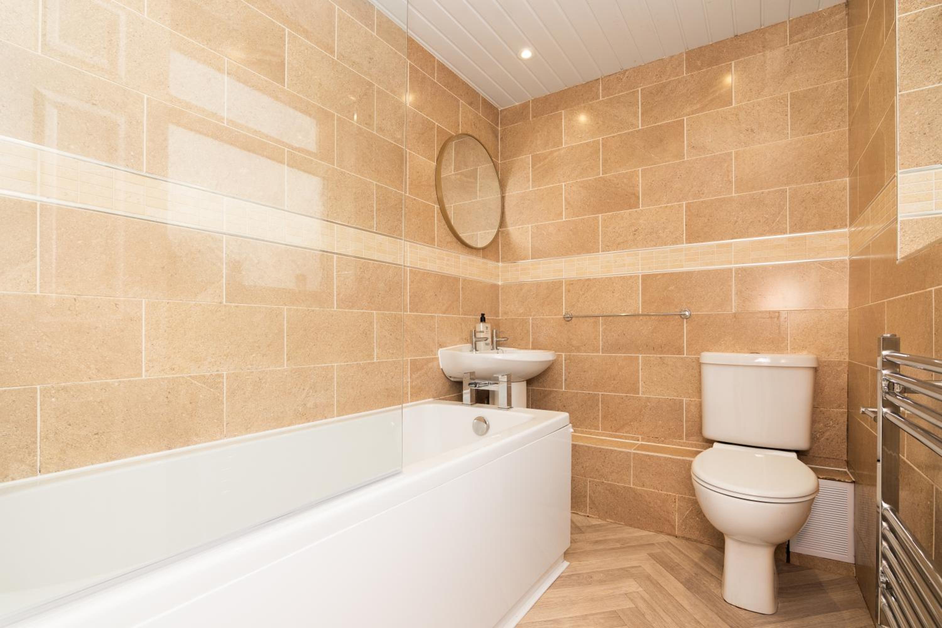 4 Bedrooms-2Bath-Free Parking