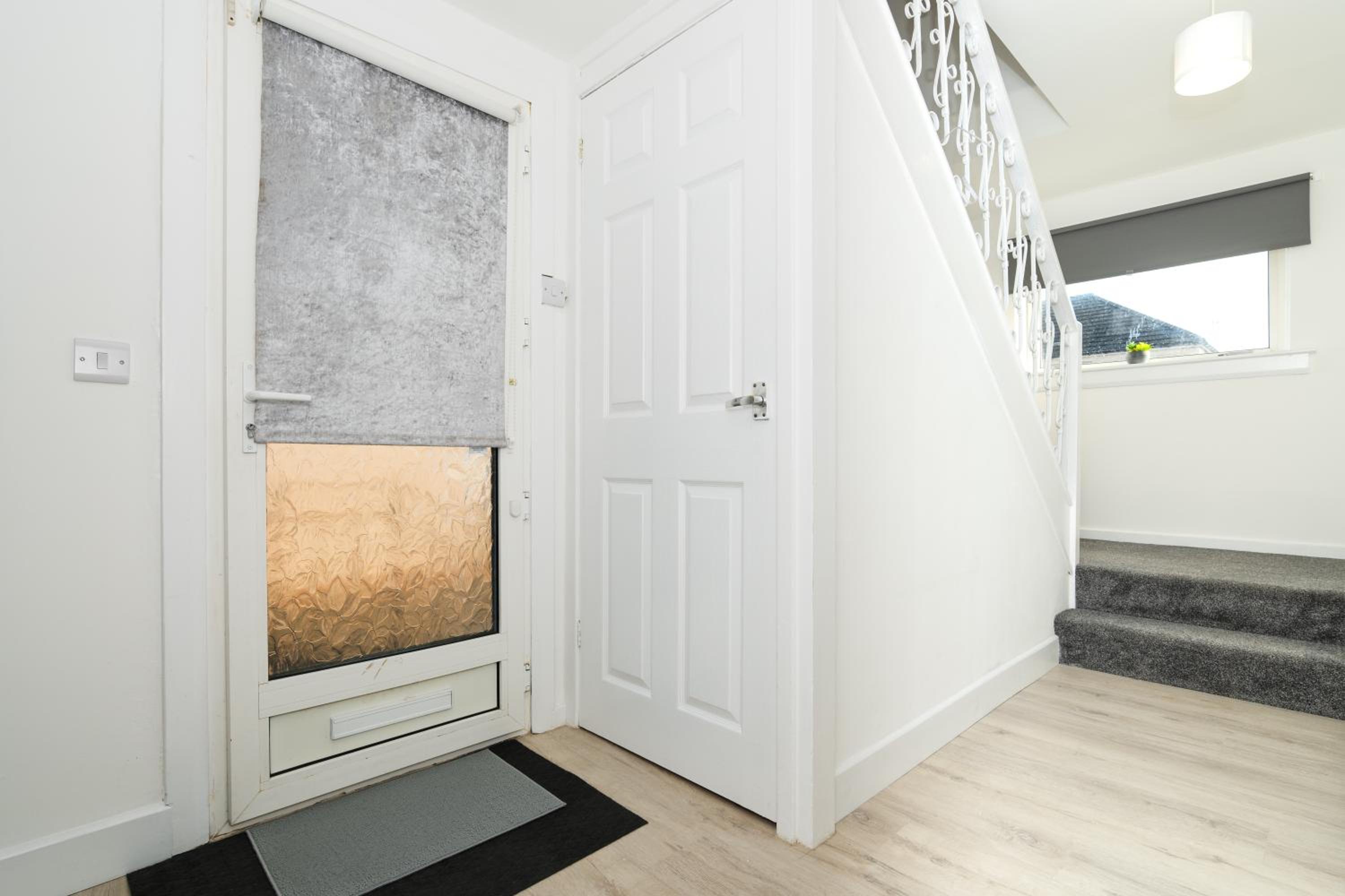 4 Bedrooms-2Bath-Free Parking