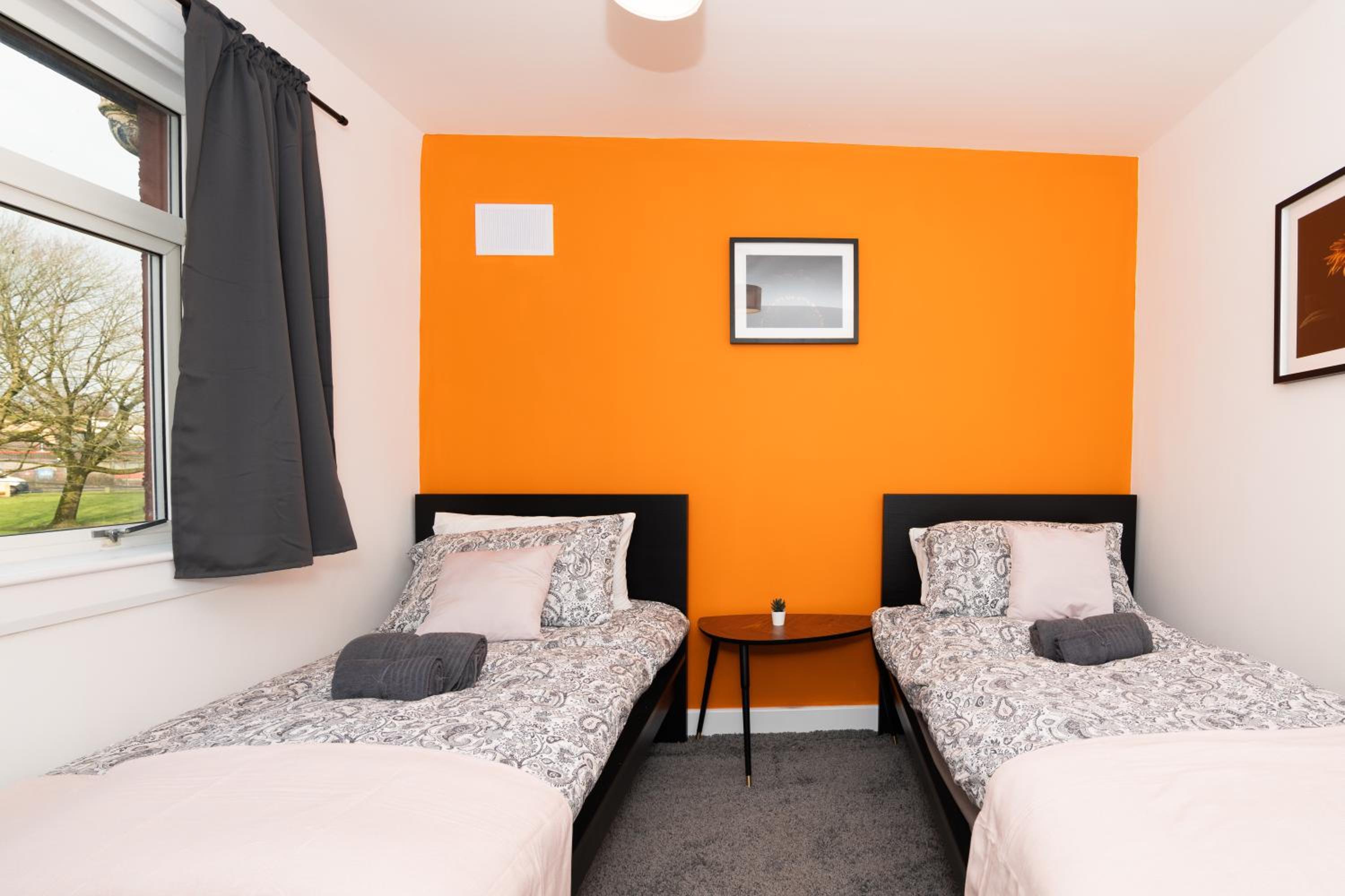 4 Bedrooms-2Bath-Free Parking
