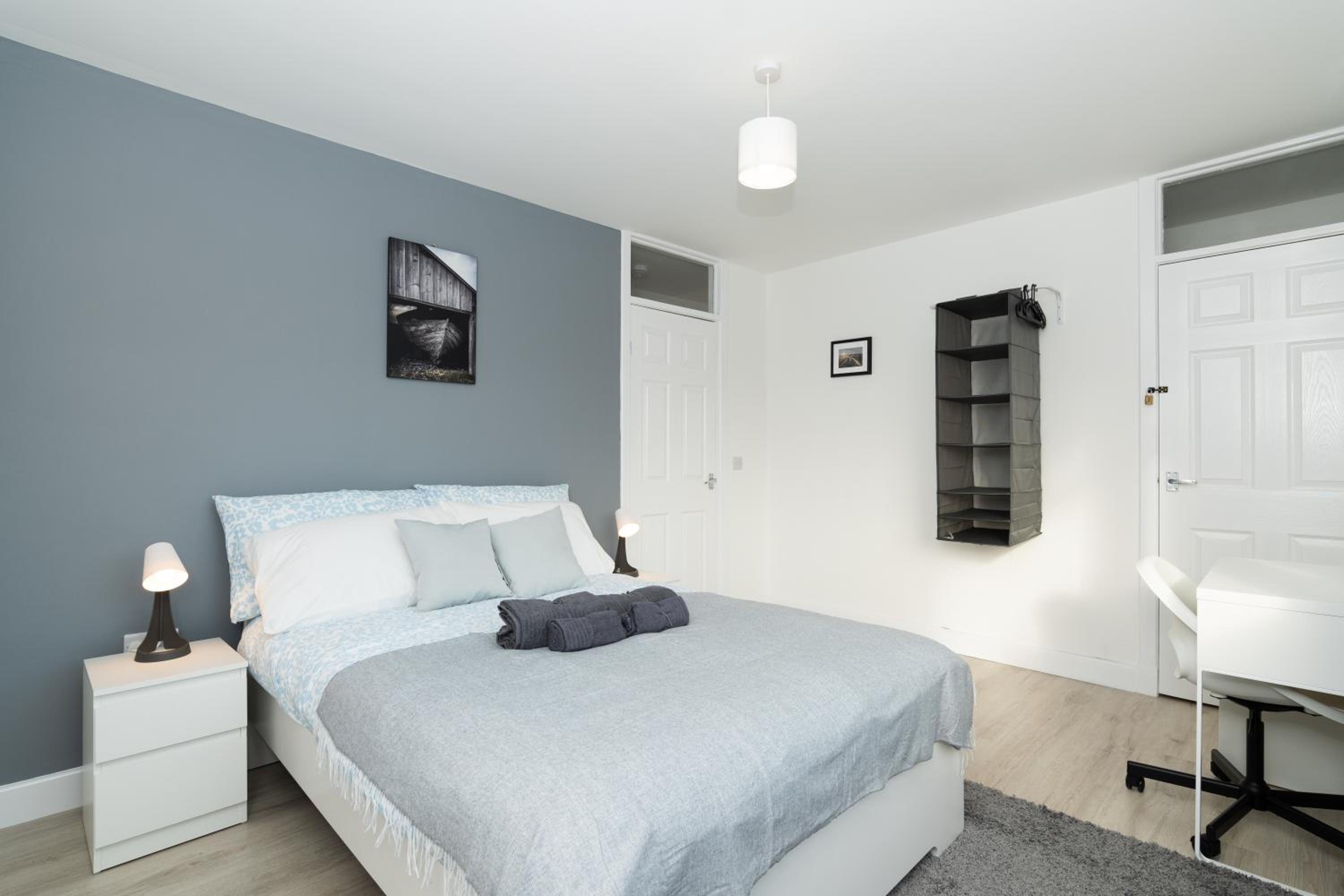 4 Bedrooms-2Bath-Free Parking