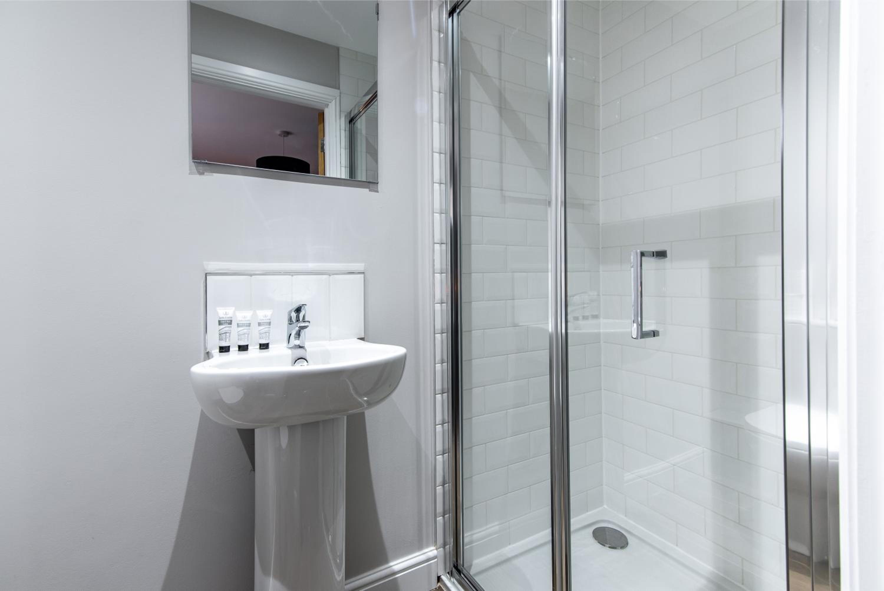 3-Bed House - Ideal for Contractors and Families