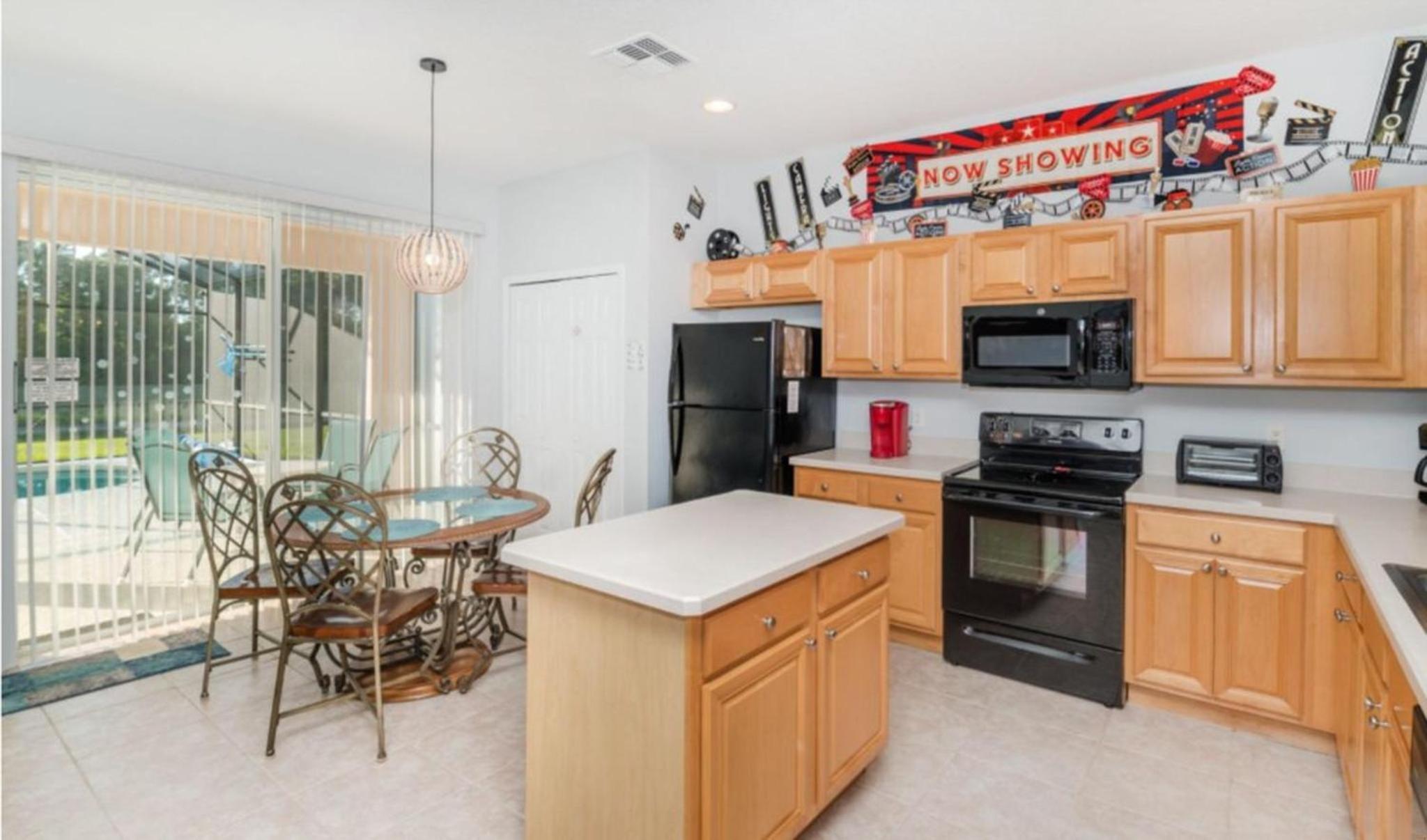 Emerald Island Getaway – Sleeps 13!