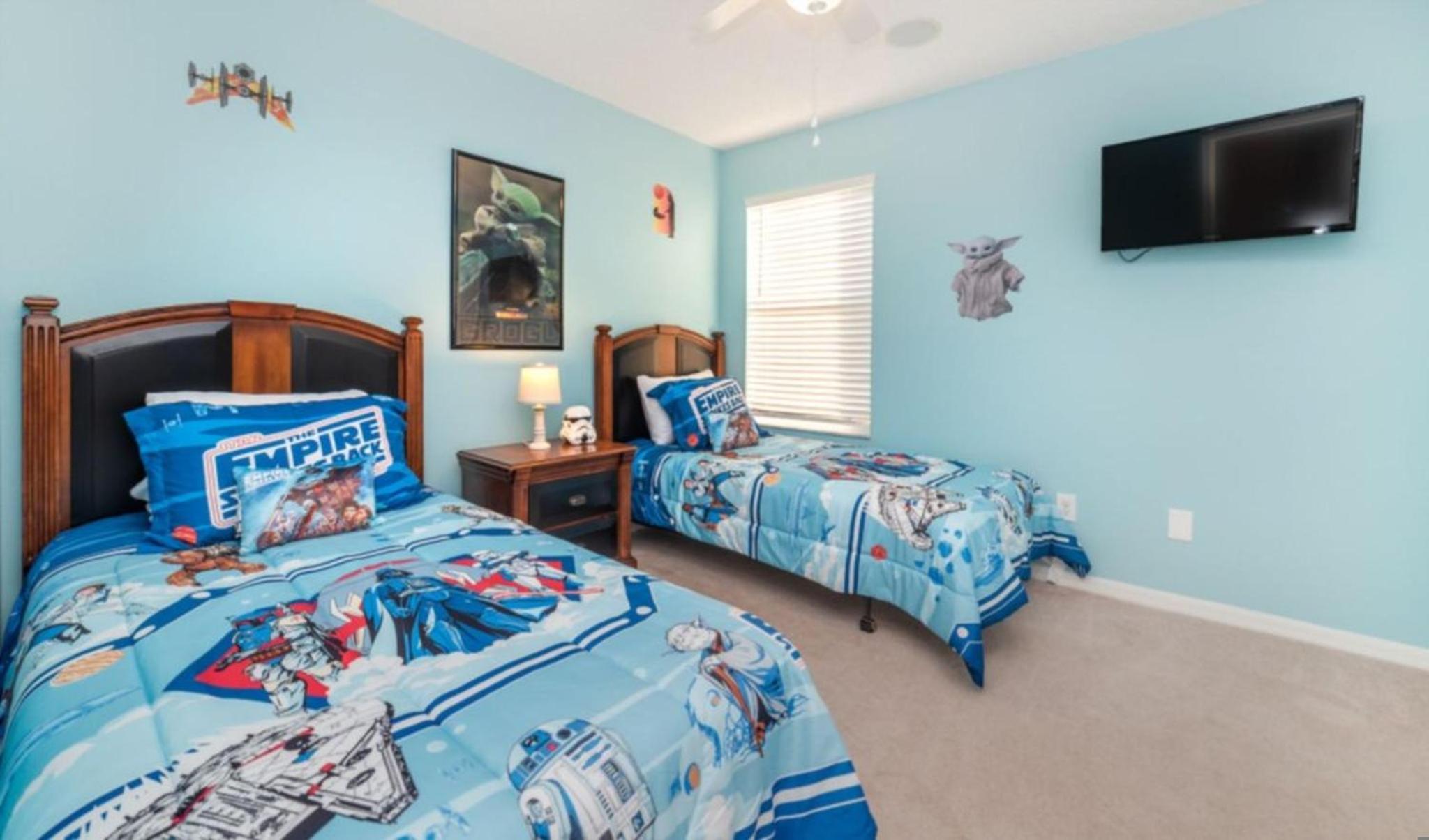 Emerald Island Getaway – Sleeps 13!