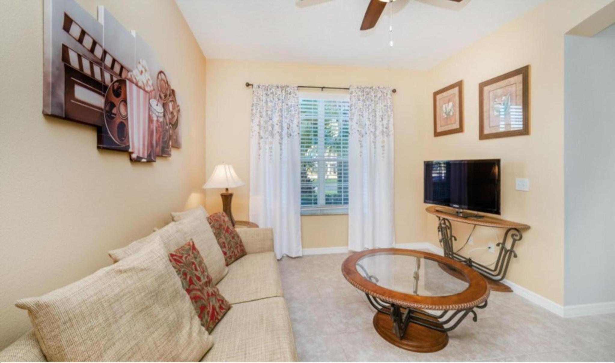 Emerald Island Getaway – Sleeps 13!