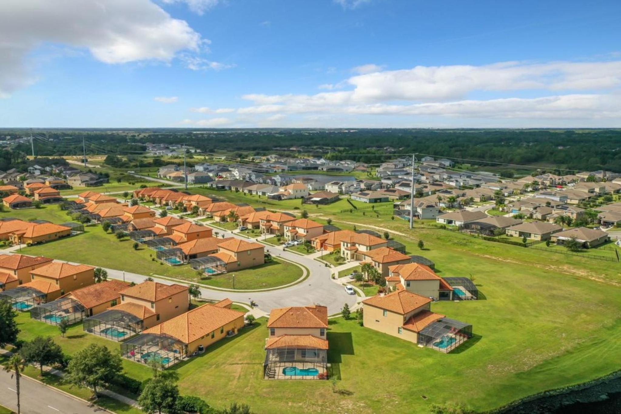 Family Oasis Near Disney - Pool & Resort Access