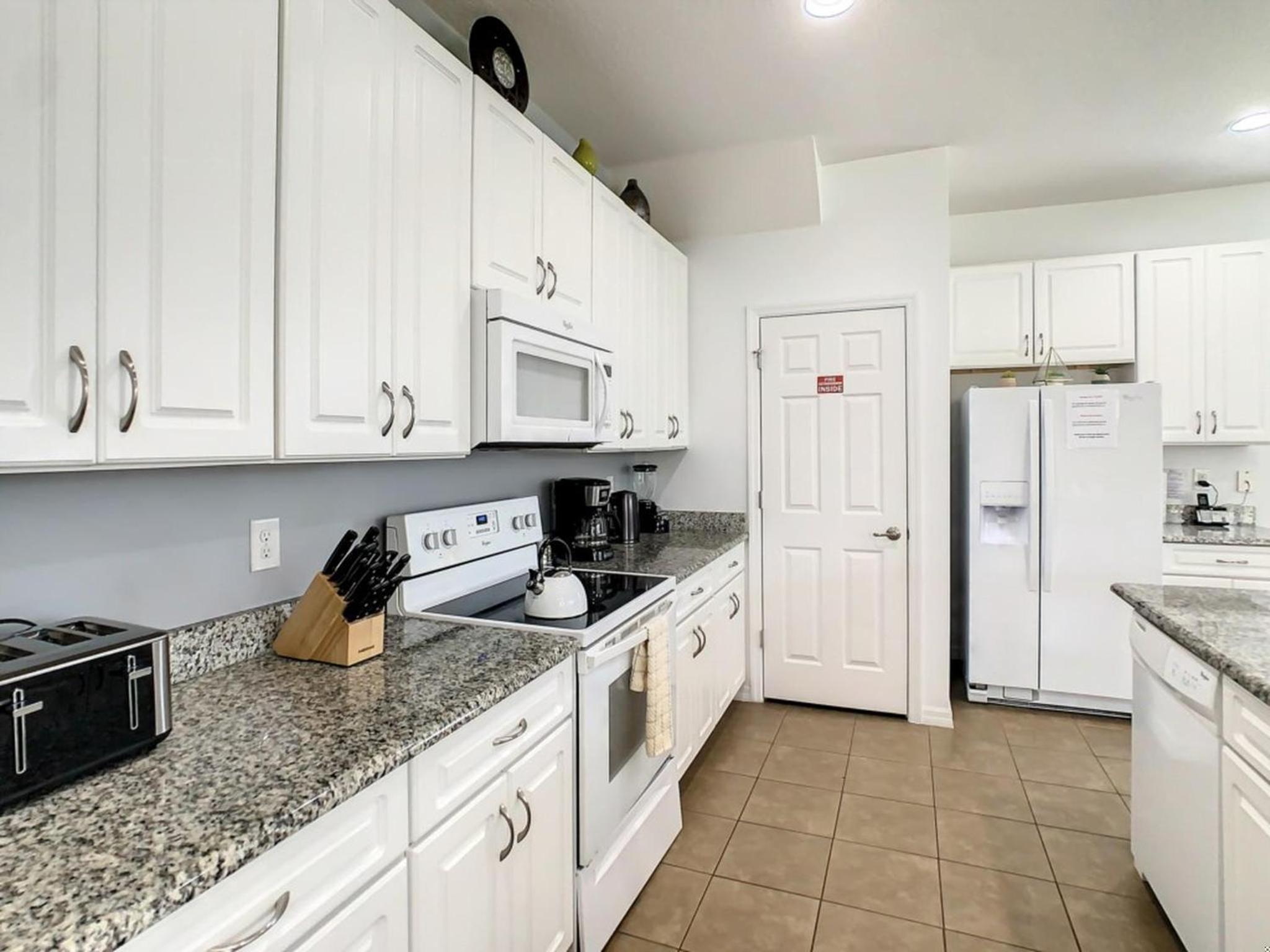 Family Oasis Near Disney - Pool & Resort Access