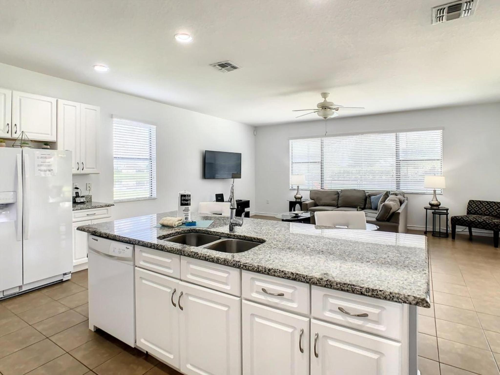 Family Oasis Near Disney - Pool & Resort Access