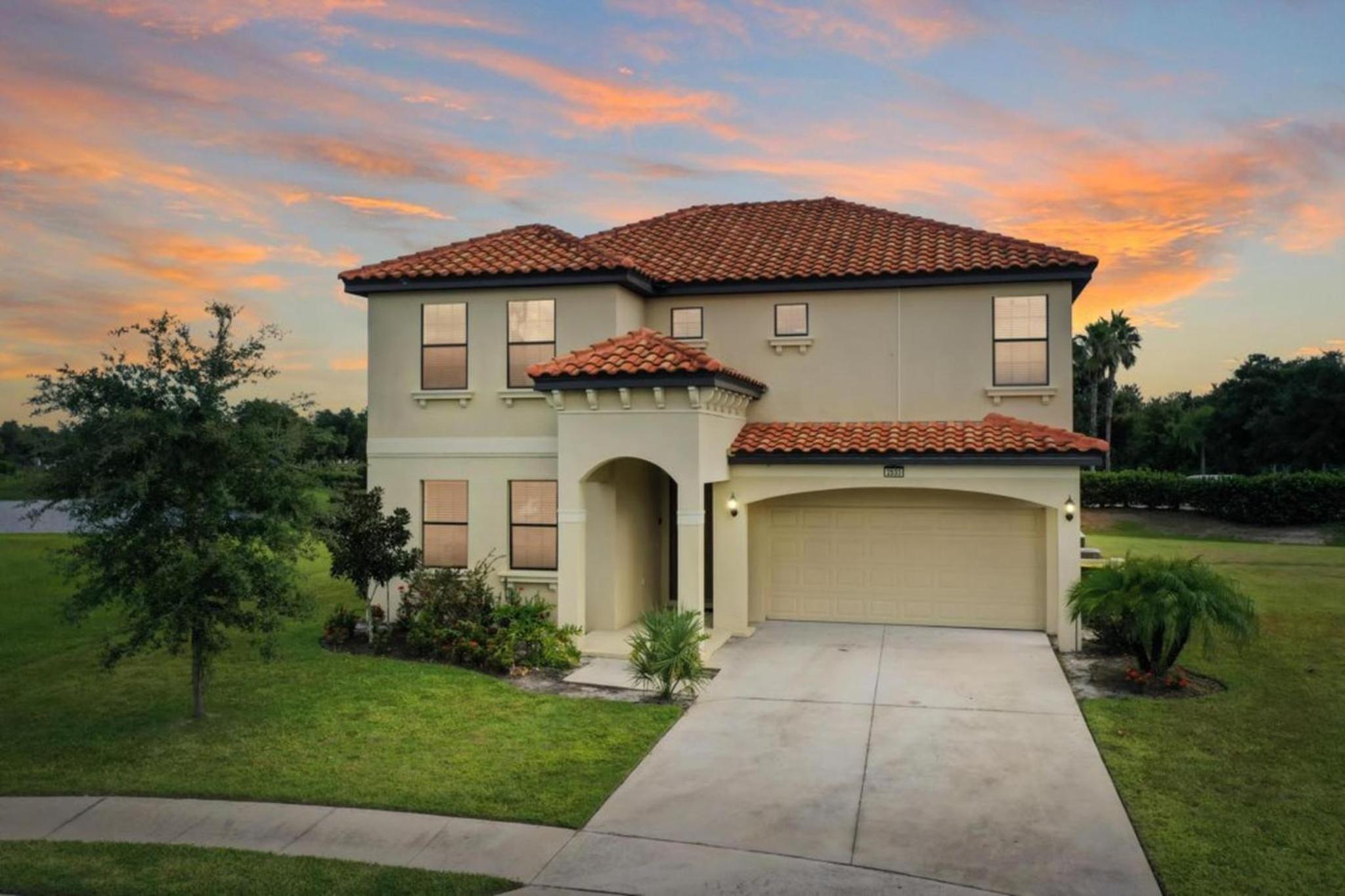 Family Oasis Near Disney - Pool & Resort Access