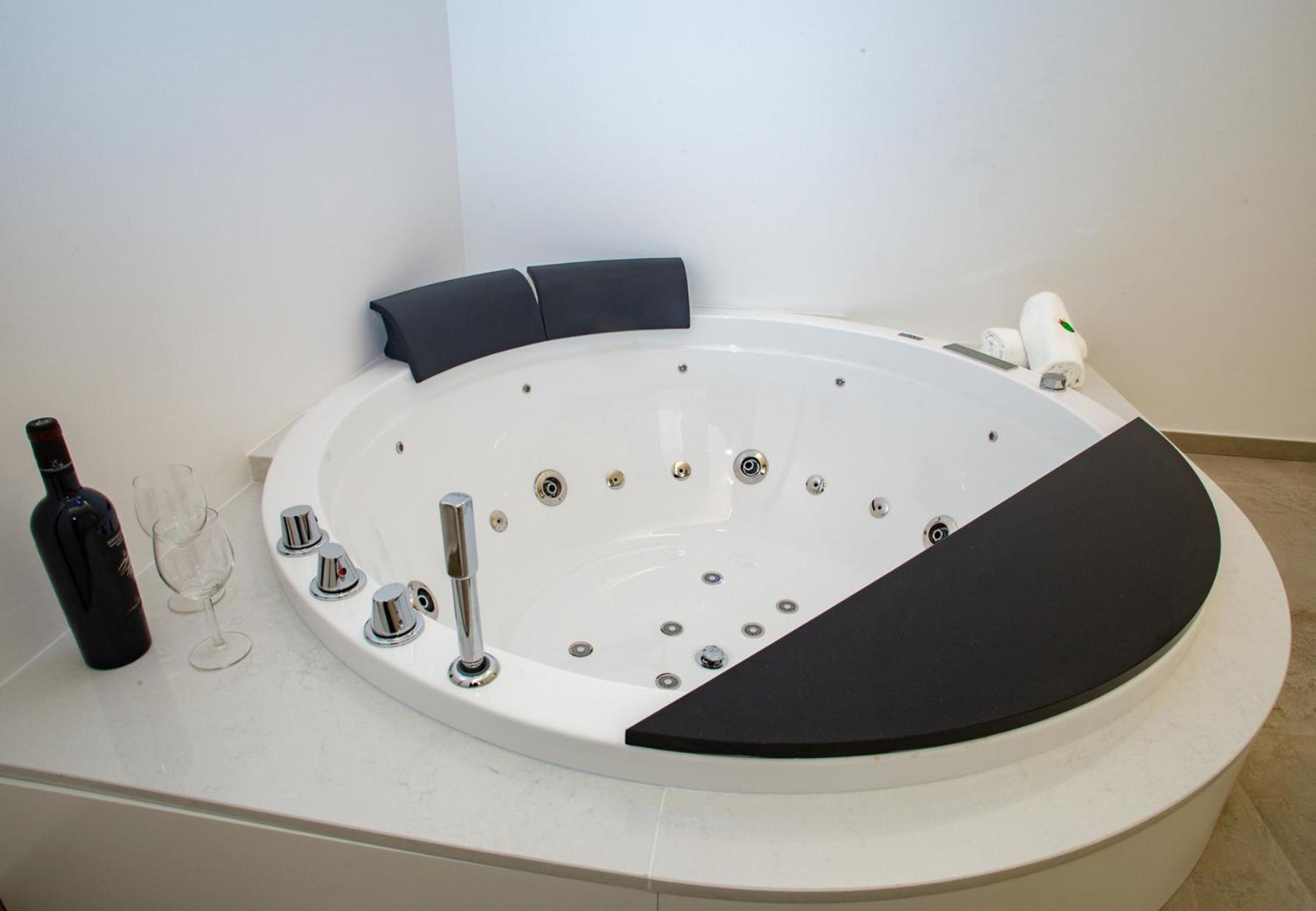 Urban Suite - The Fab Stay