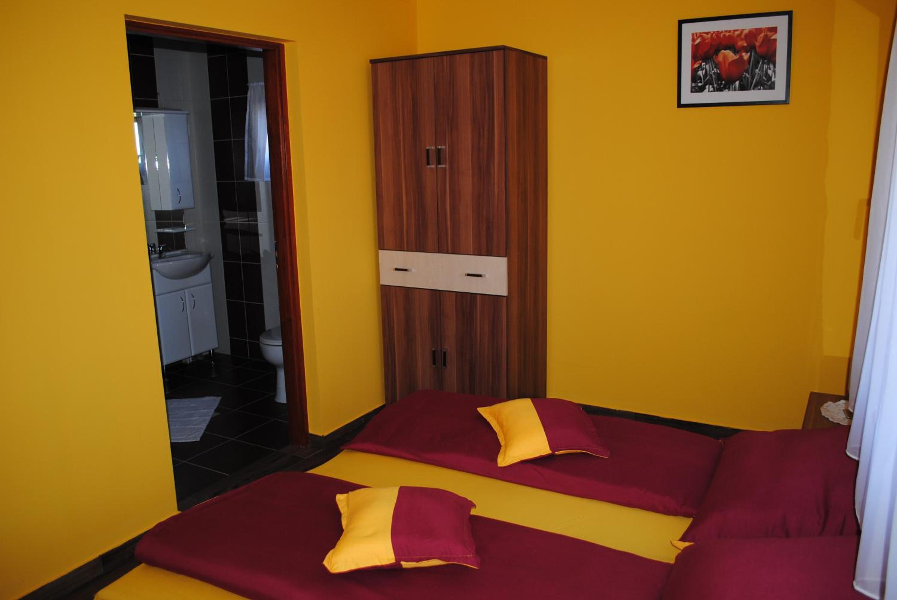 Photo 48