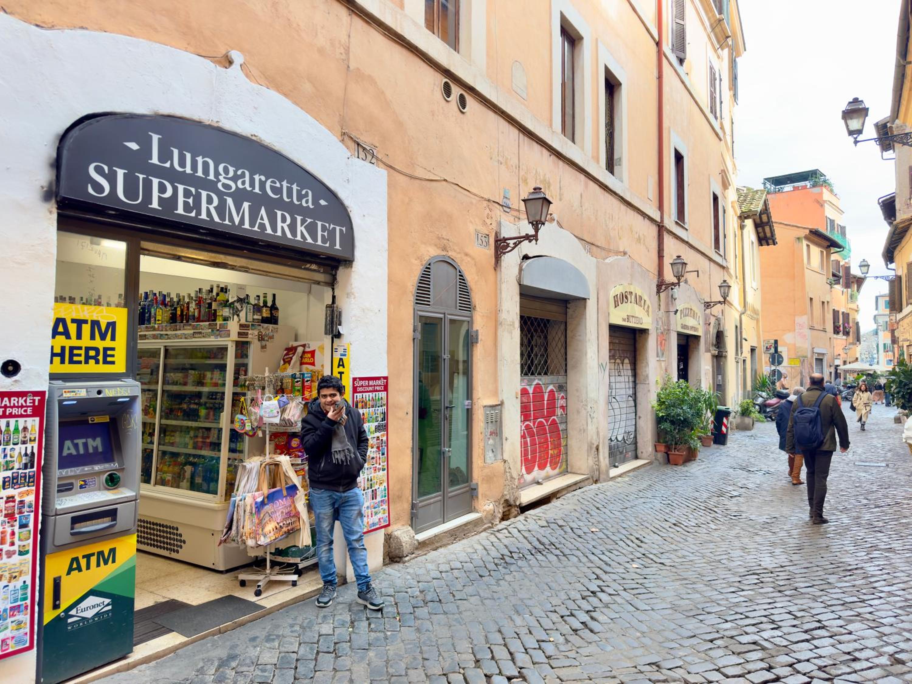 Trastevere alla Lungaretta, Rome