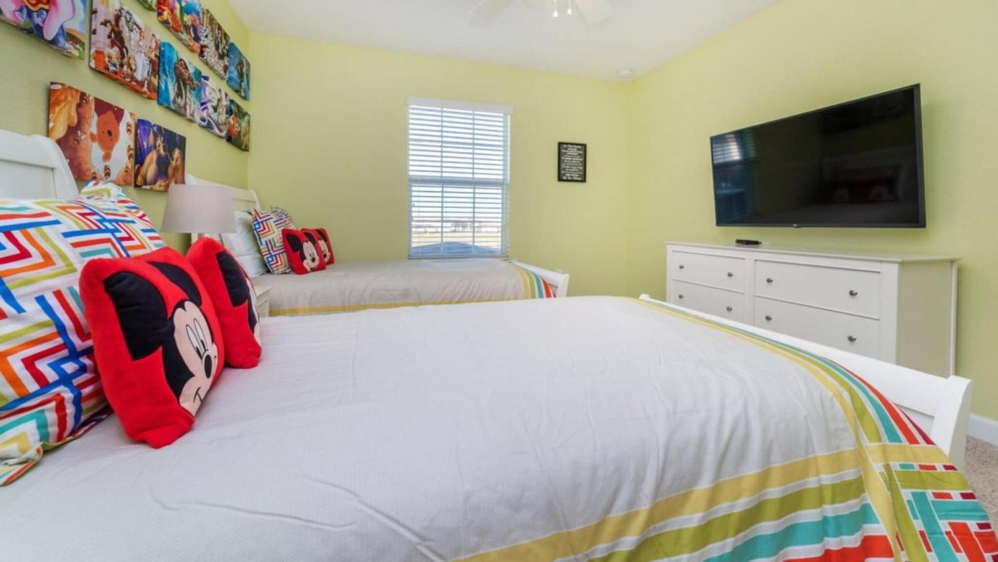 Gatsby Escape: Private Pool Near Disney & Resorts