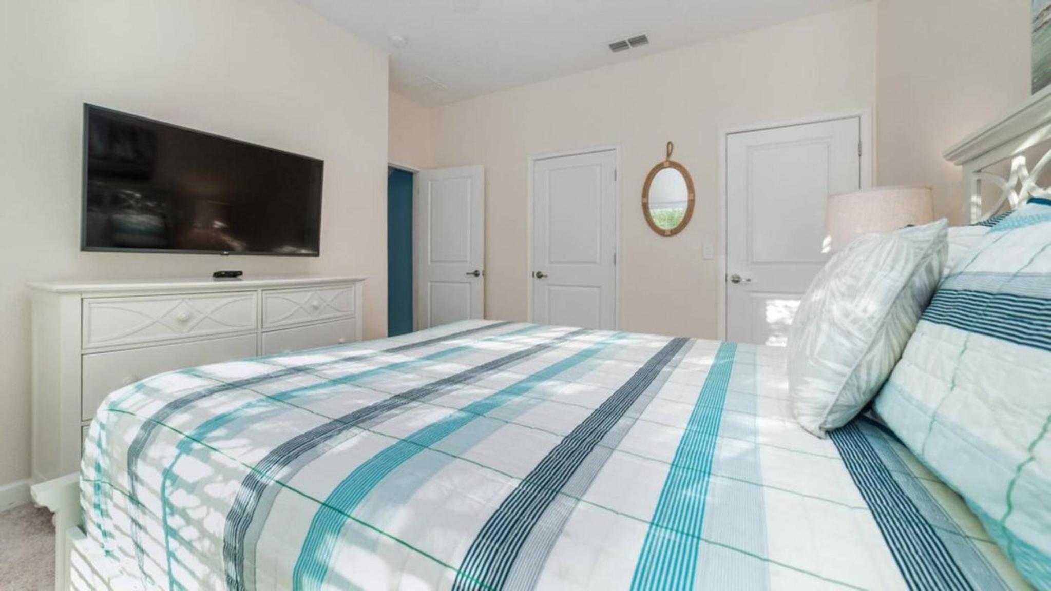Gatsby Escape: Private Pool Near Disney & Resorts