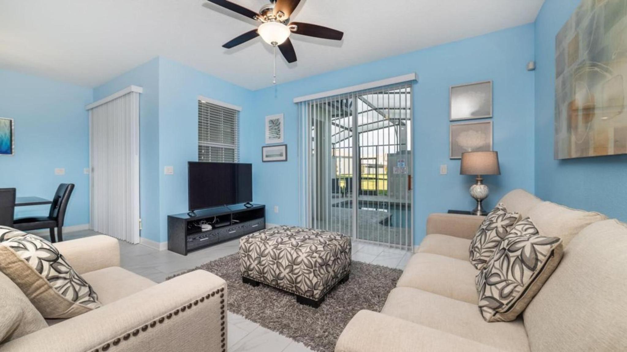 Gatsby Escape: Private Pool Near Disney & Resorts