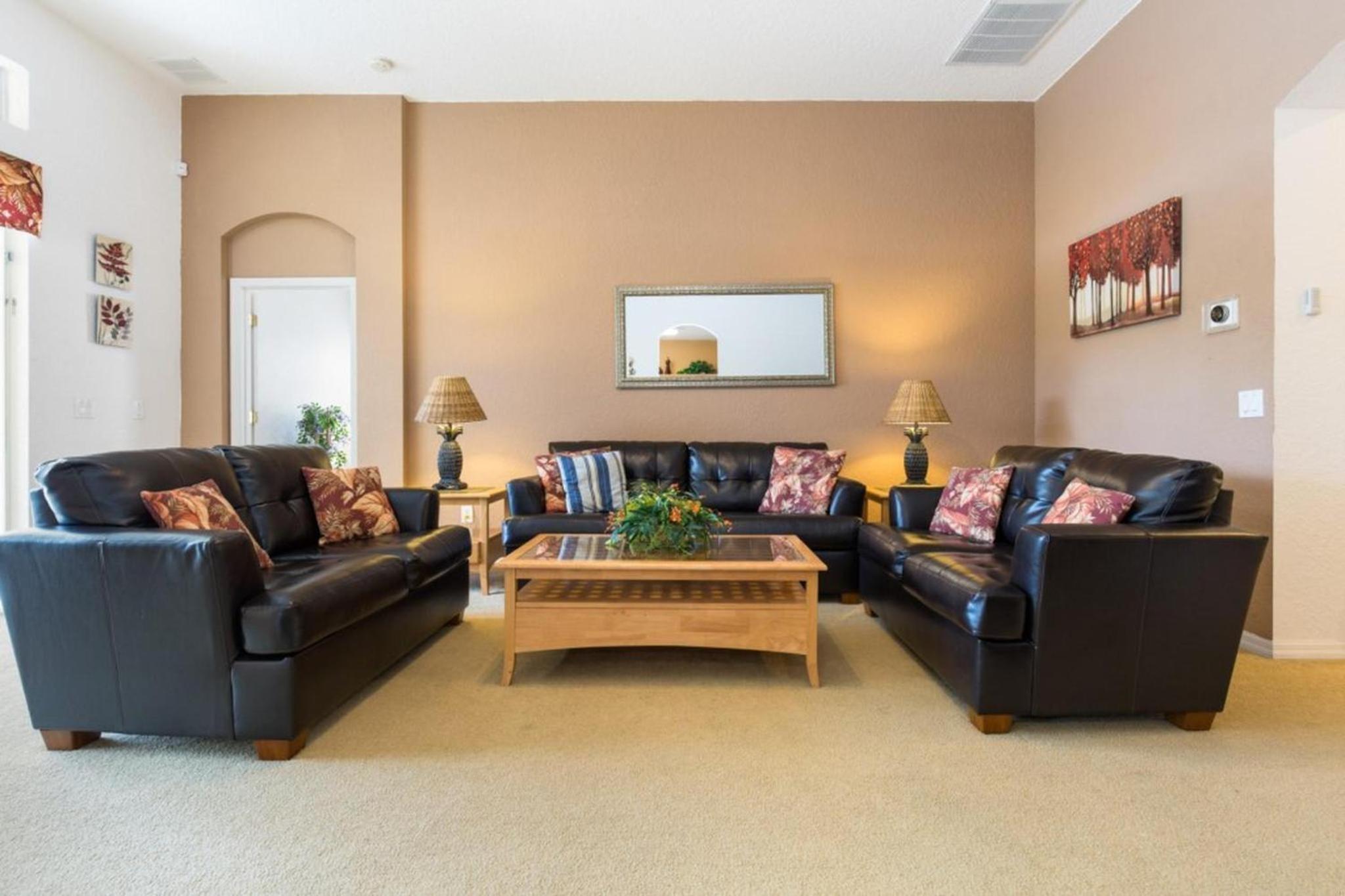 Highlands Haven: Pool, Spa, & Comfort