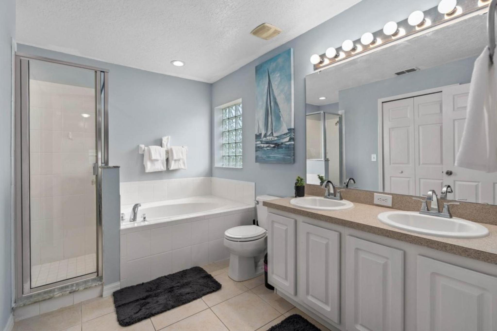 Legacy Park Villa: 5BR, Pool & Near Disney