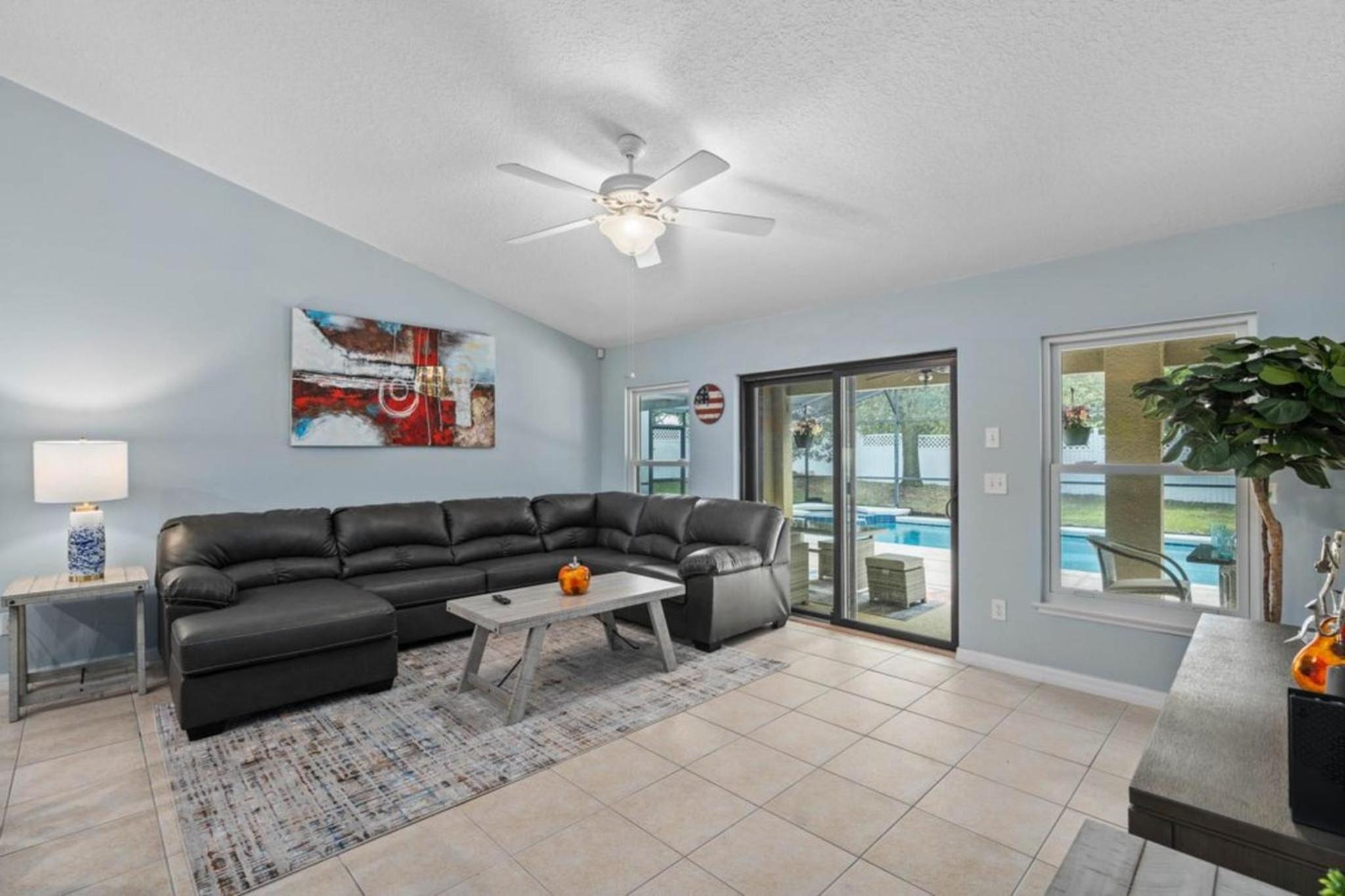 Legacy Park Villa: 5BR, Pool & Near Disney