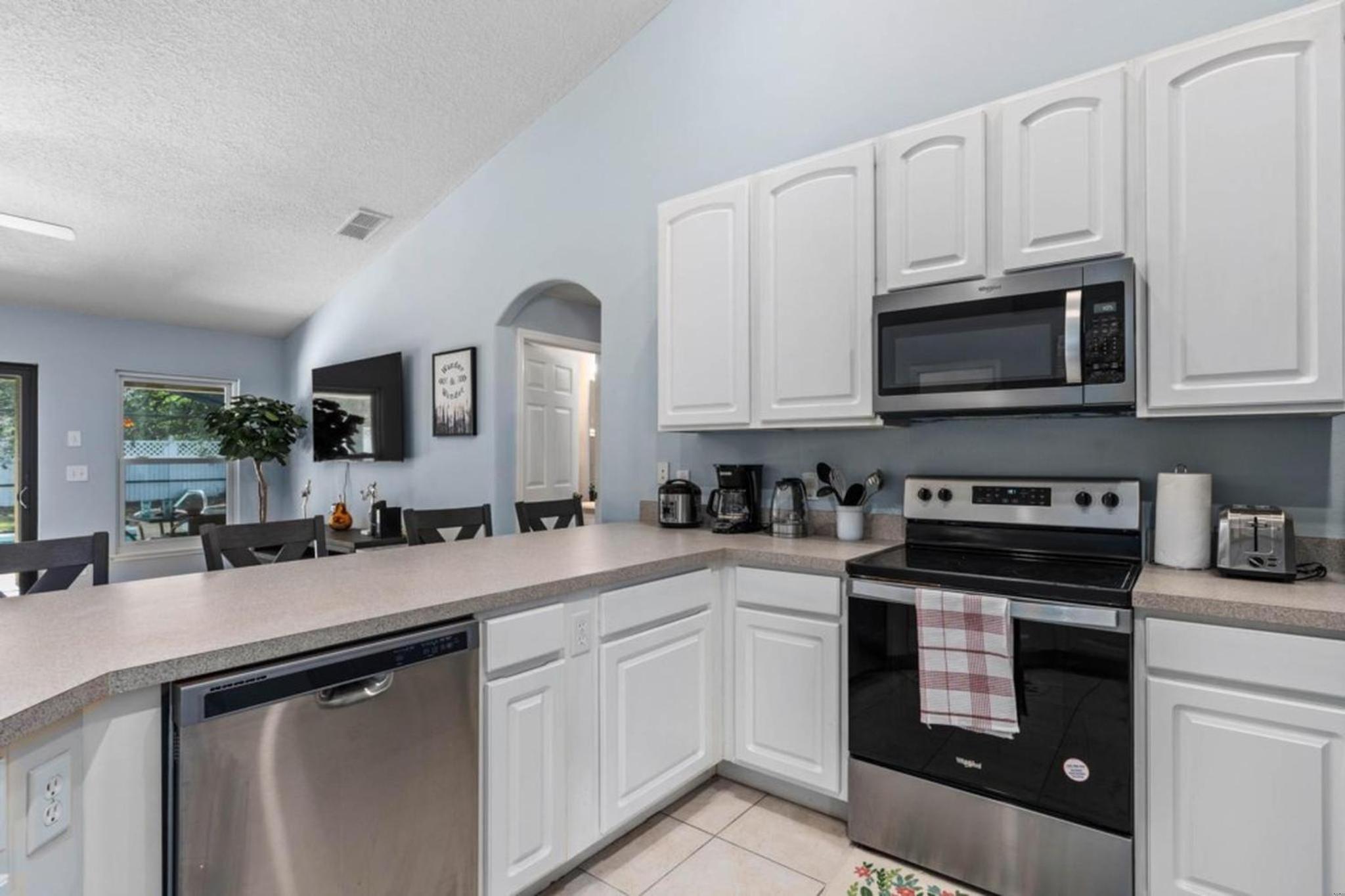 Legacy Park Villa: 5BR, Pool & Near Disney