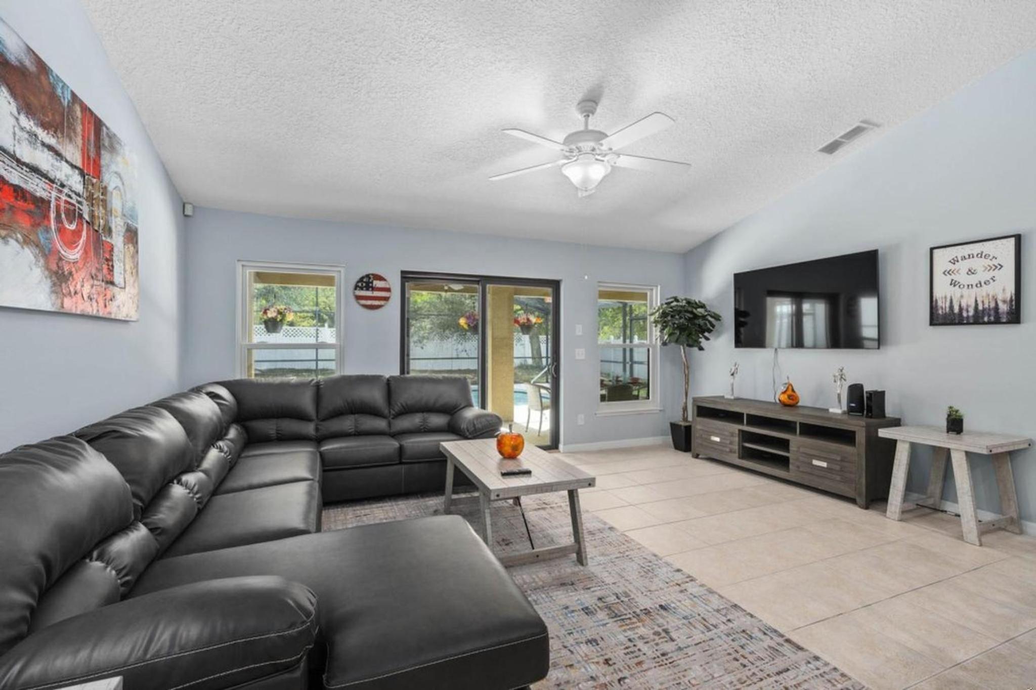 Legacy Park Villa: 5BR, Pool & Near Disney