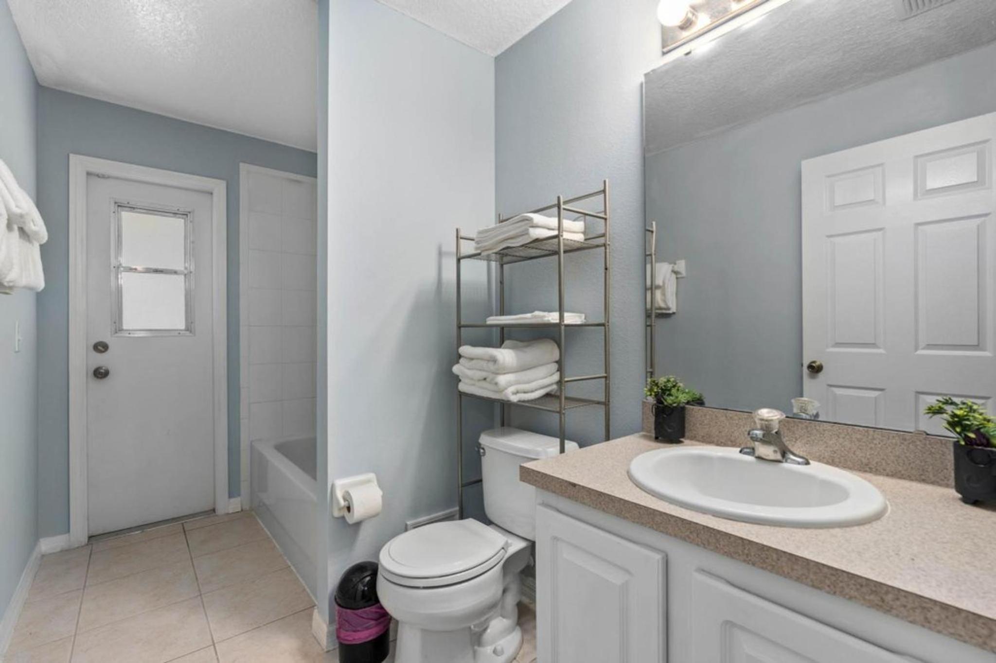 Legacy Park Villa: 5BR, Pool & Near Disney