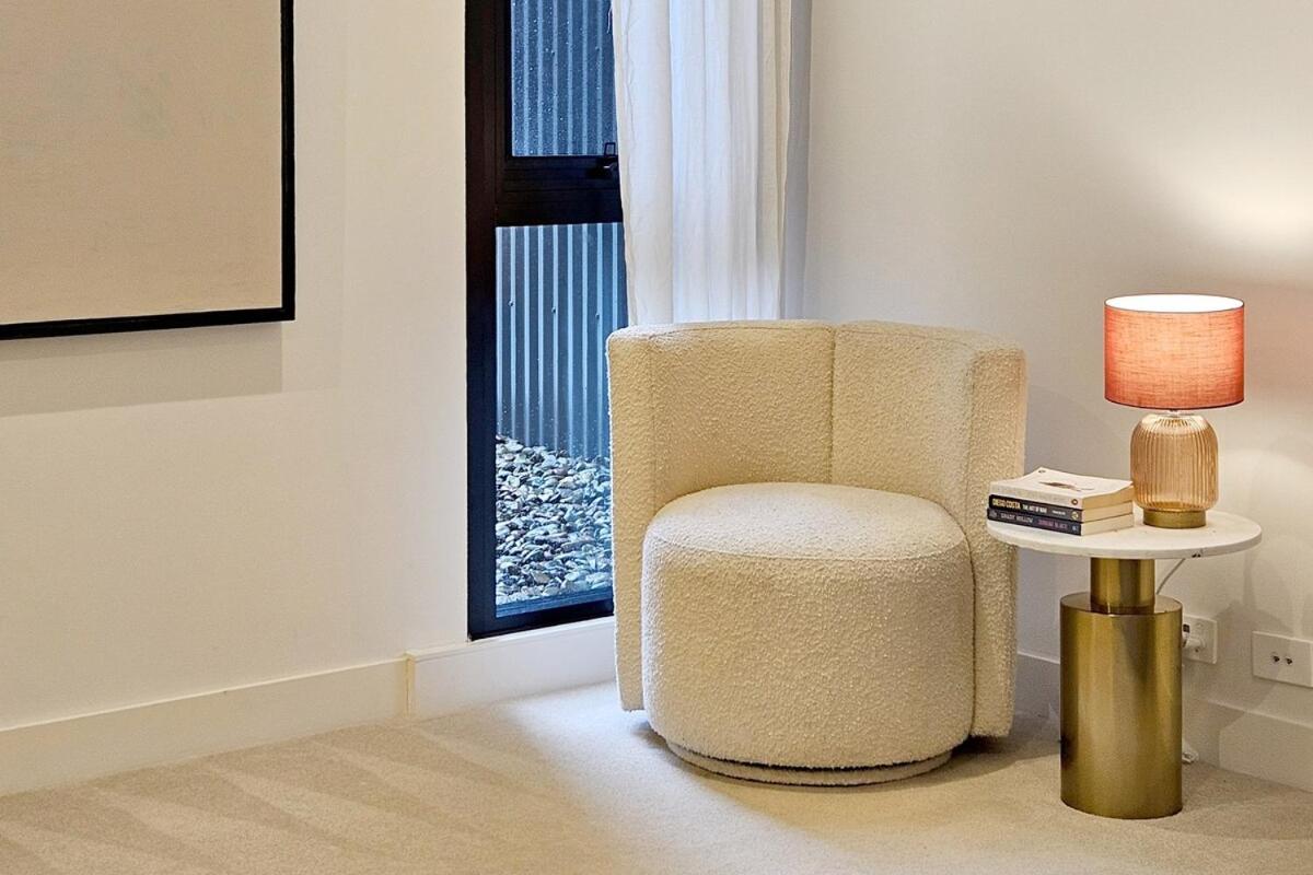 Family-Friendly 3 Levels Architect Home Near Airport Beach Sydney City FREE City Parking & Airport Pickup Available