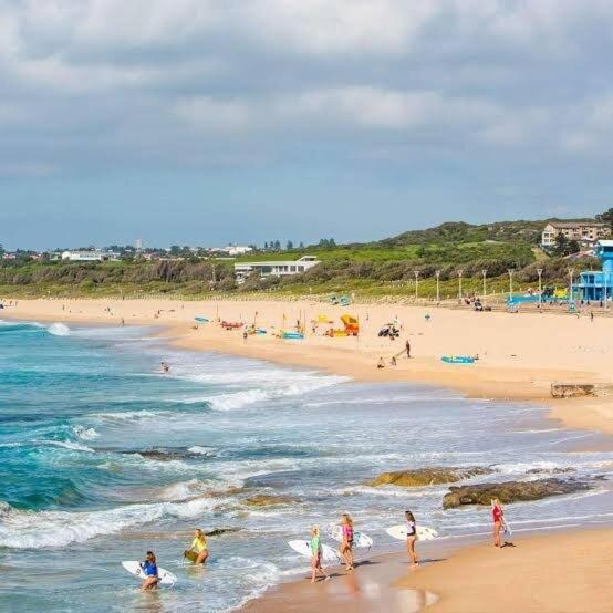 Family-Friendly 3 Levels Architect Home Near Airport Beach Sydney City FREE City Parking & Airport Pickup Available