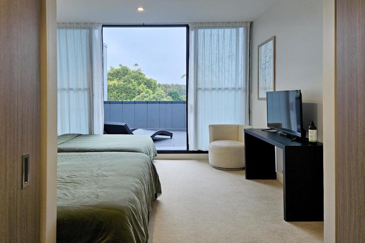 Family-Friendly 3 Levels Architect Home Near Airport Beach Sydney City FREE City Parking & Airport Pickup Available