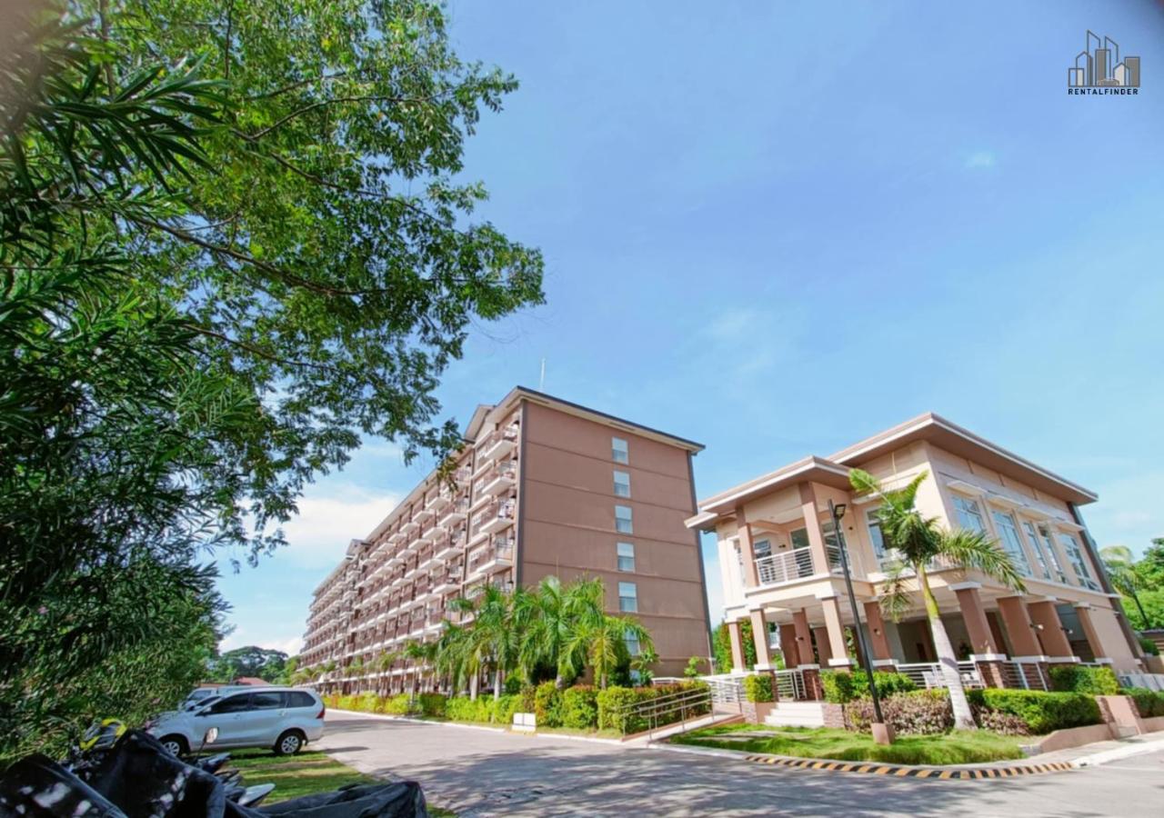 2BR Cozy Condo with a Balcony, FREE Pool, Gym Parking Near Airport - B2 6LusterB