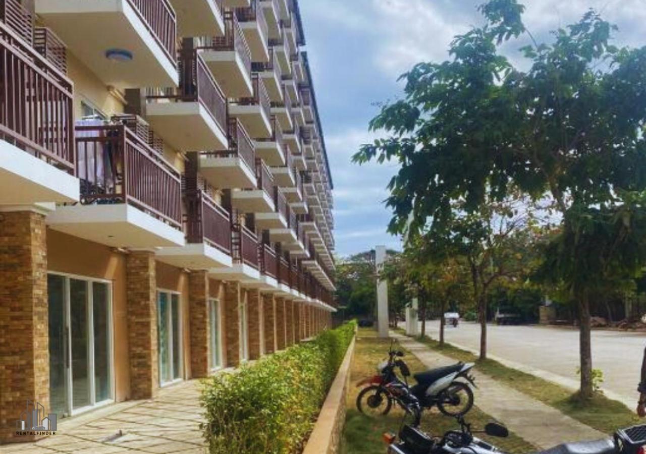 Palawan Cozy Stay with a Balcony, FREE Gym & Pool near Airport - B2 6Luster