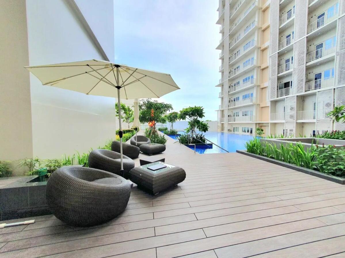 7FF Cozy 1BR Park McKinley West near BGC & Venice Mall