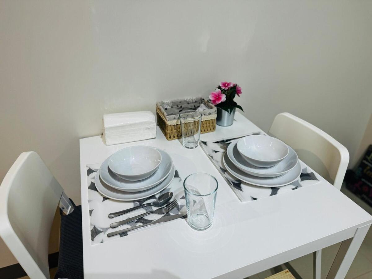 7FF Cozy 1BR Park McKinley West near BGC & Venice Mall